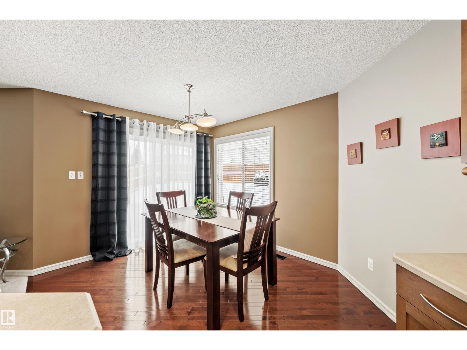 304 79 ST SW, Edmonton