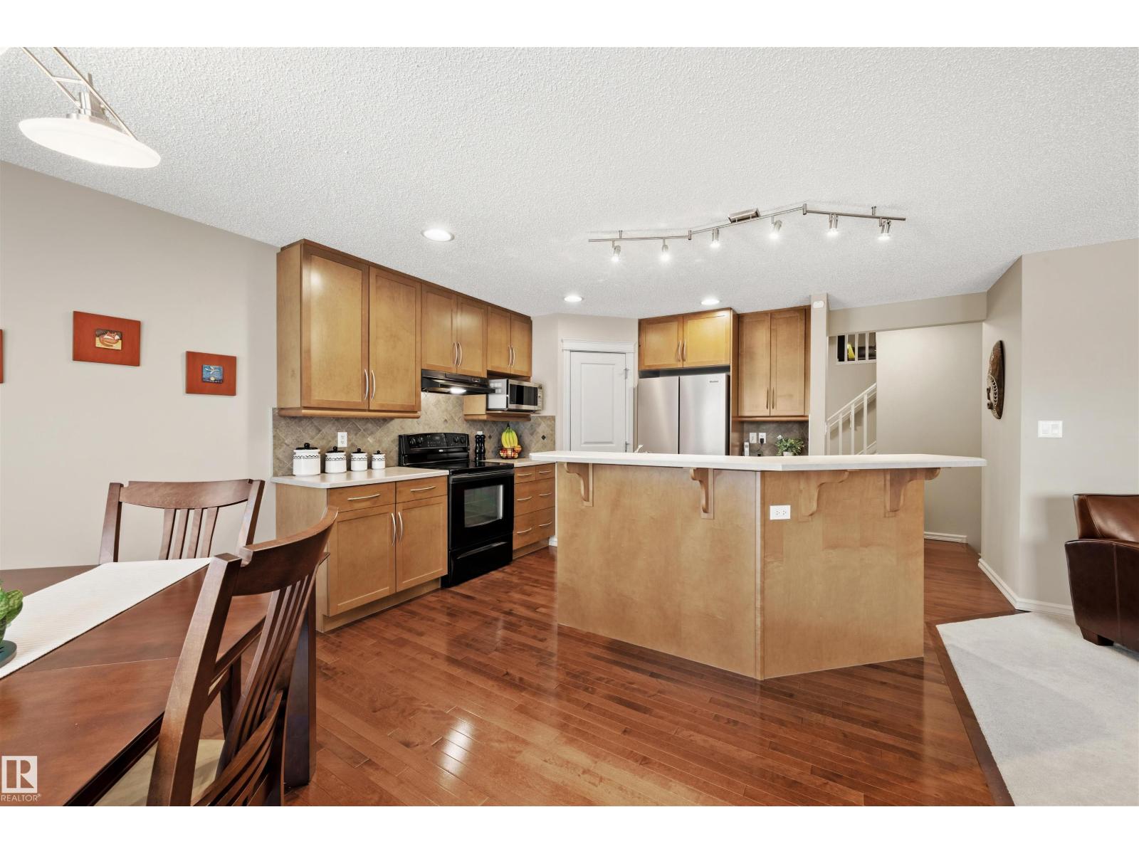 304 79 ST SW, Edmonton