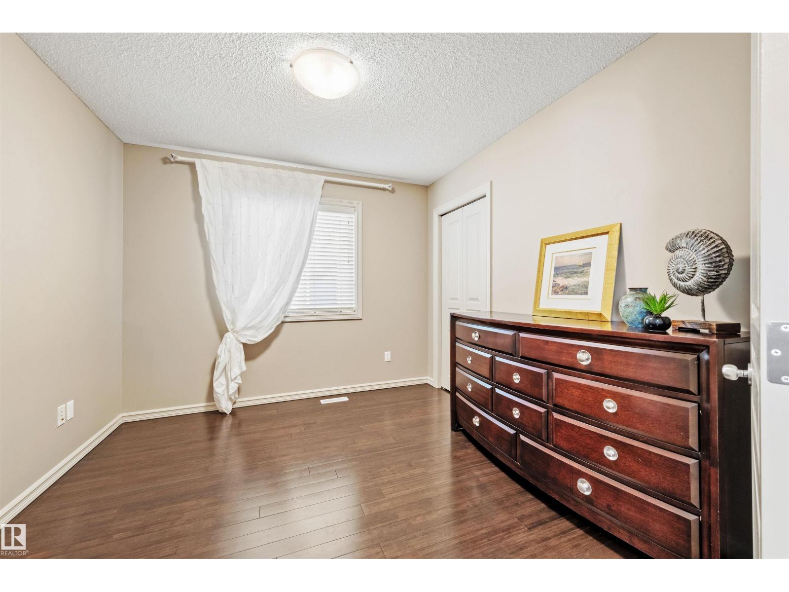 304 79 ST SW, Edmonton