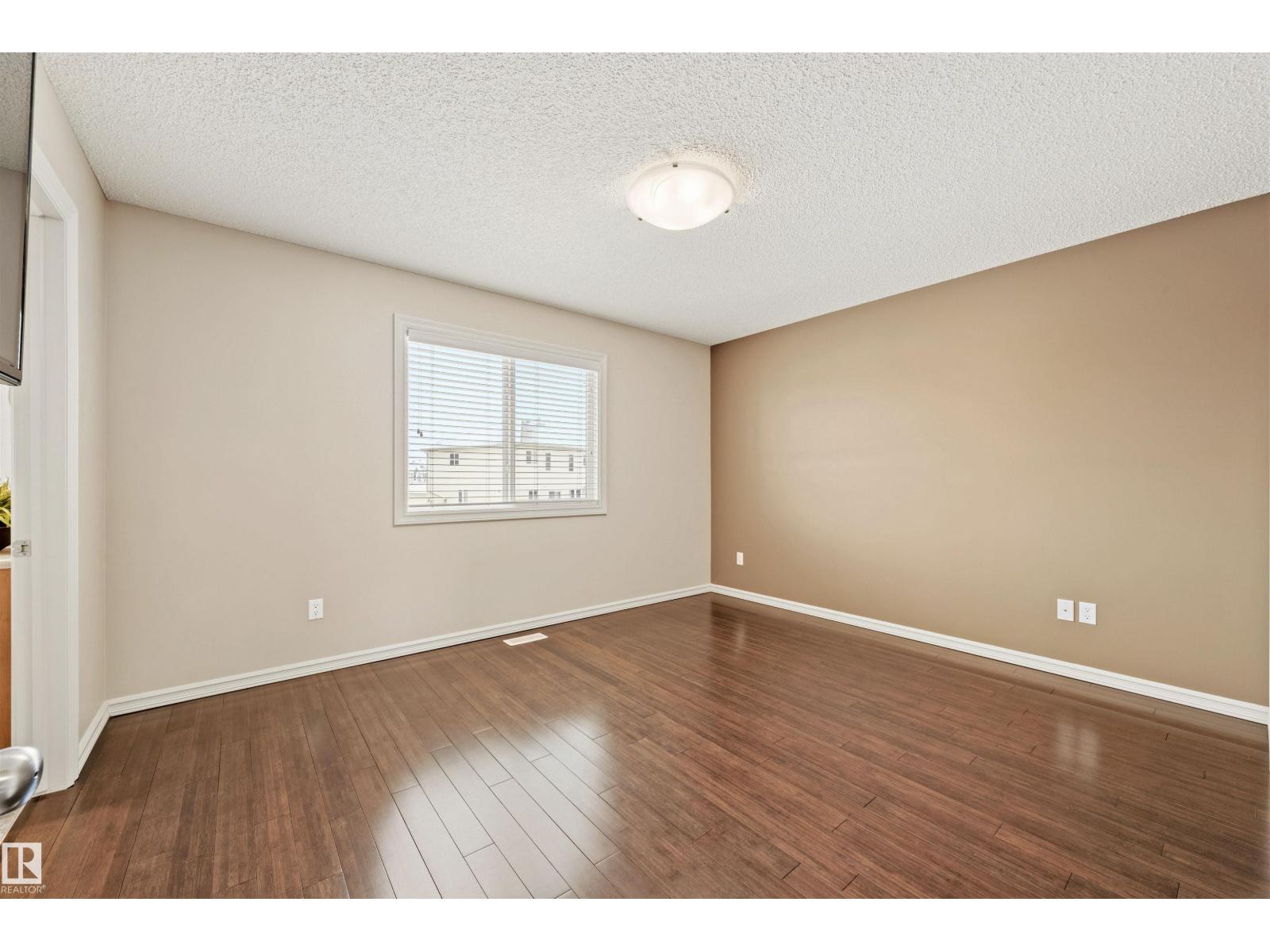 304 79 ST SW, Edmonton