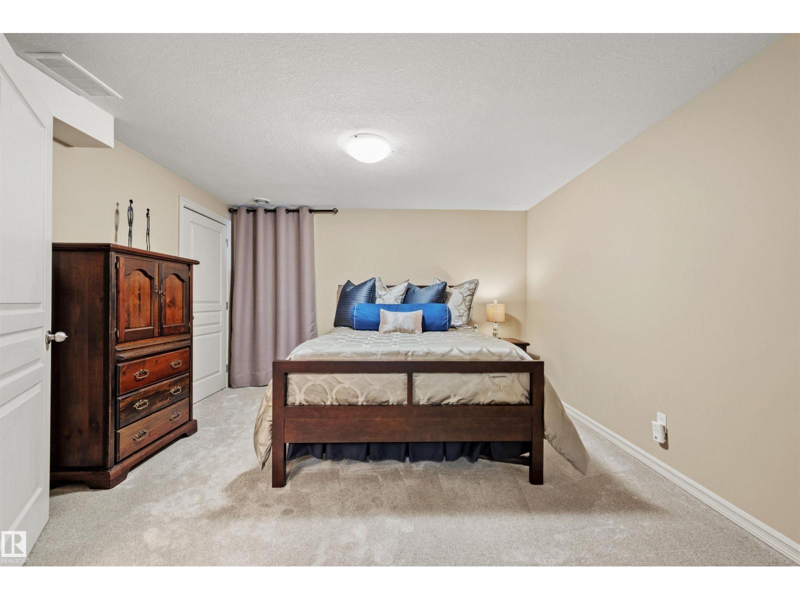 304 79 ST SW, Edmonton