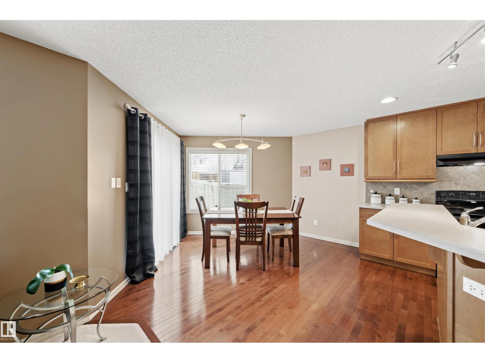 304 79 ST SW, Edmonton