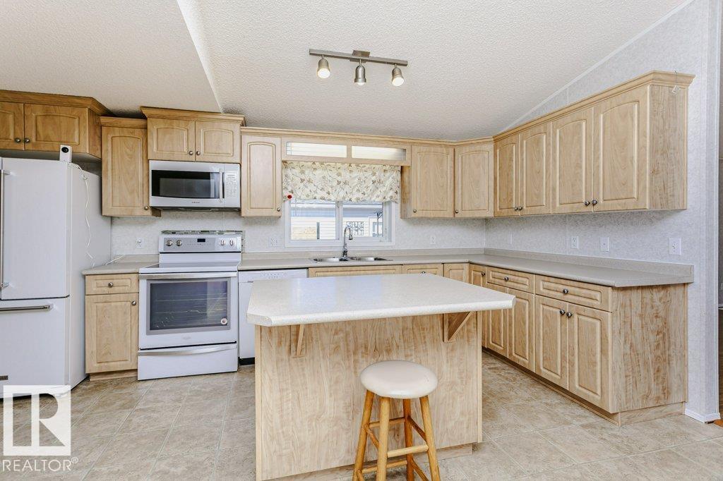 1919 Jubilee Road, Sherwood Park