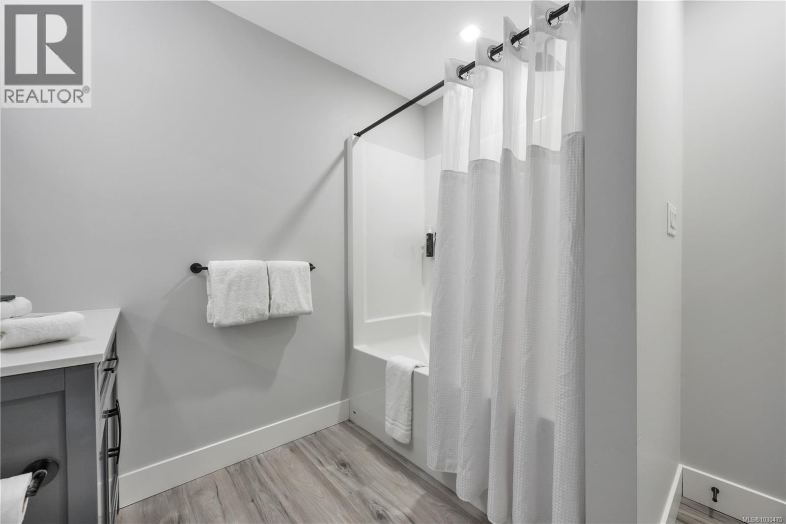 #6 1175 RESORT DR - 16