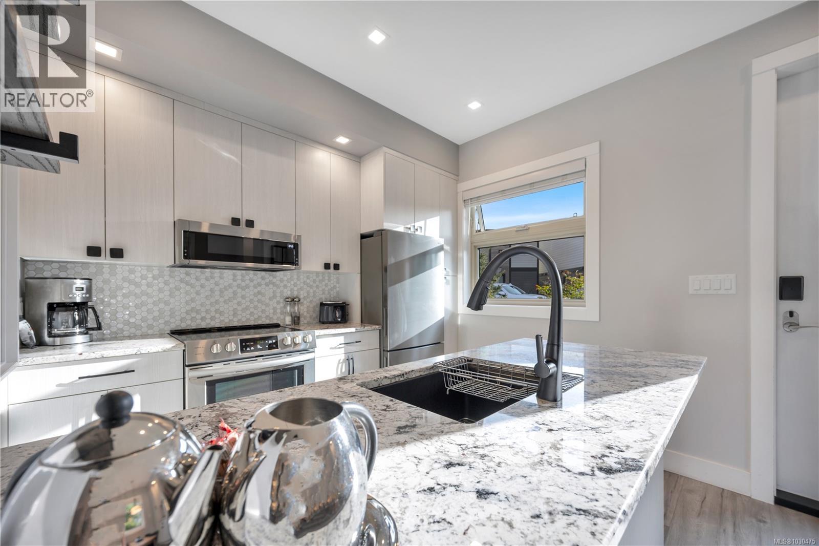 #6 1175 RESORT DR - 18