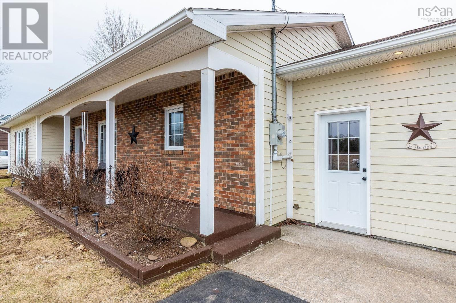 Property 46 of 51 of 885 Thompson Road