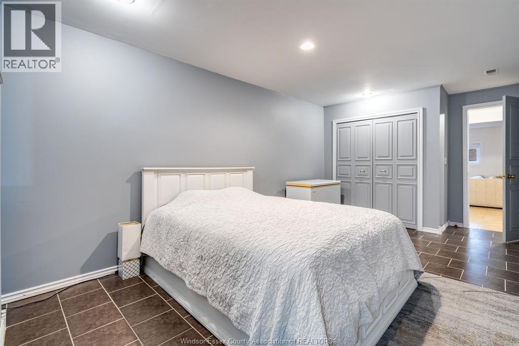250 Applewood ROAD - 32