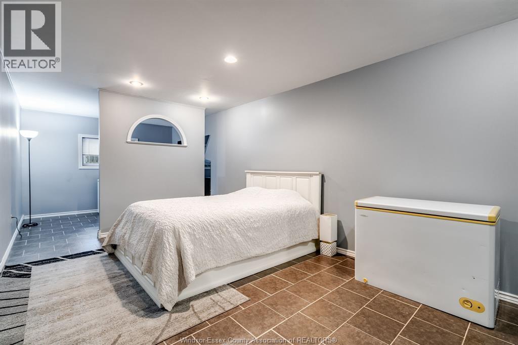 250 Applewood ROAD - 33