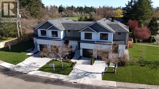 1 3513 Henderson Road, Oak Bay