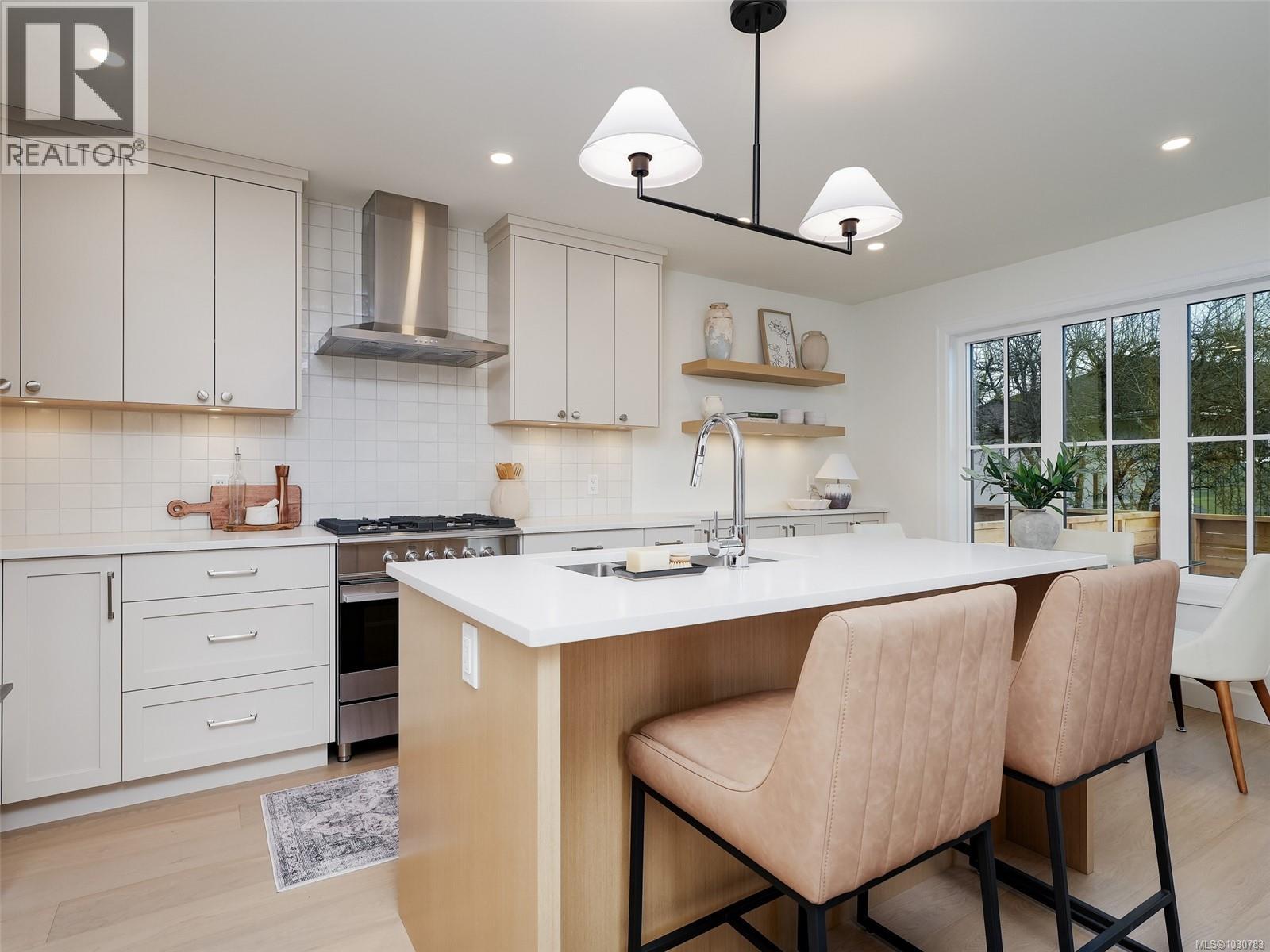1 3513 Henderson Road, Oak Bay