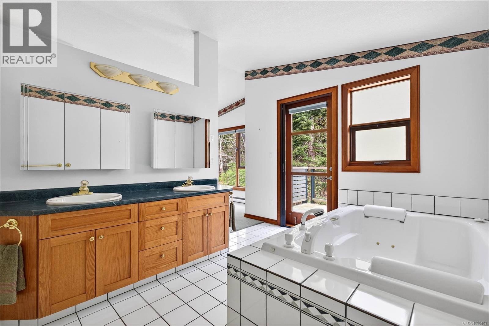 5 133 Corbett Road, Salt Spring