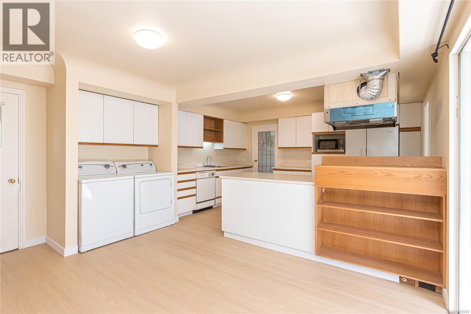  3510 Richmond Road, Saanich