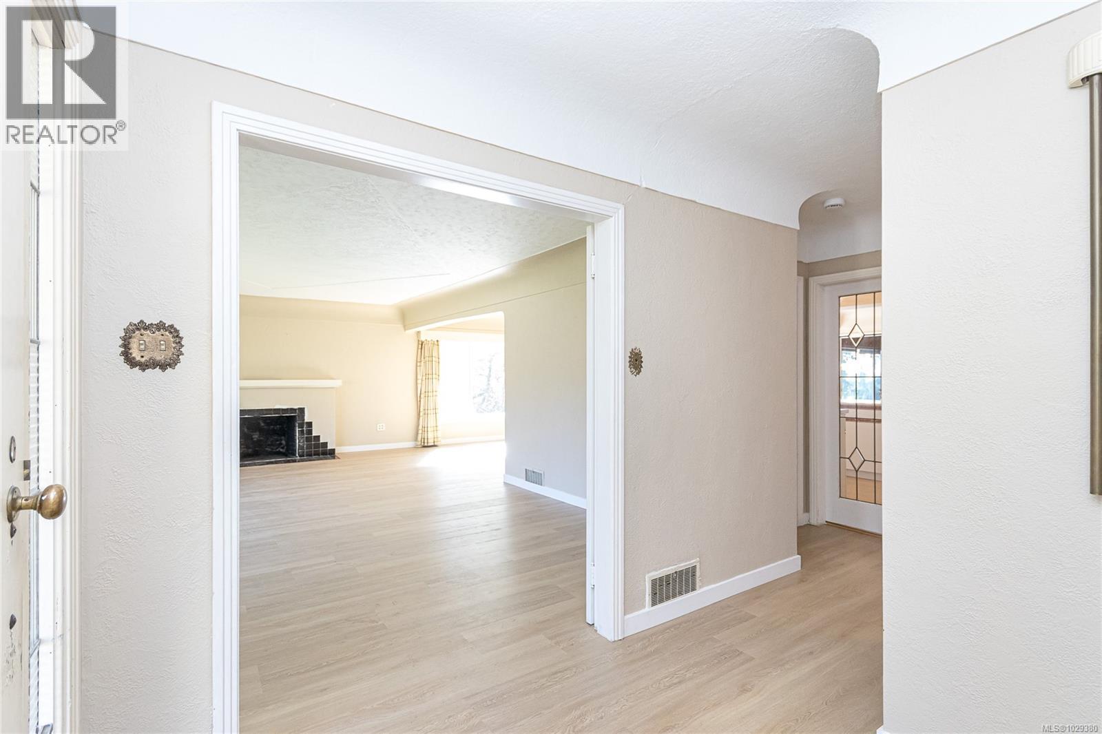  3510 Richmond Road, Saanich