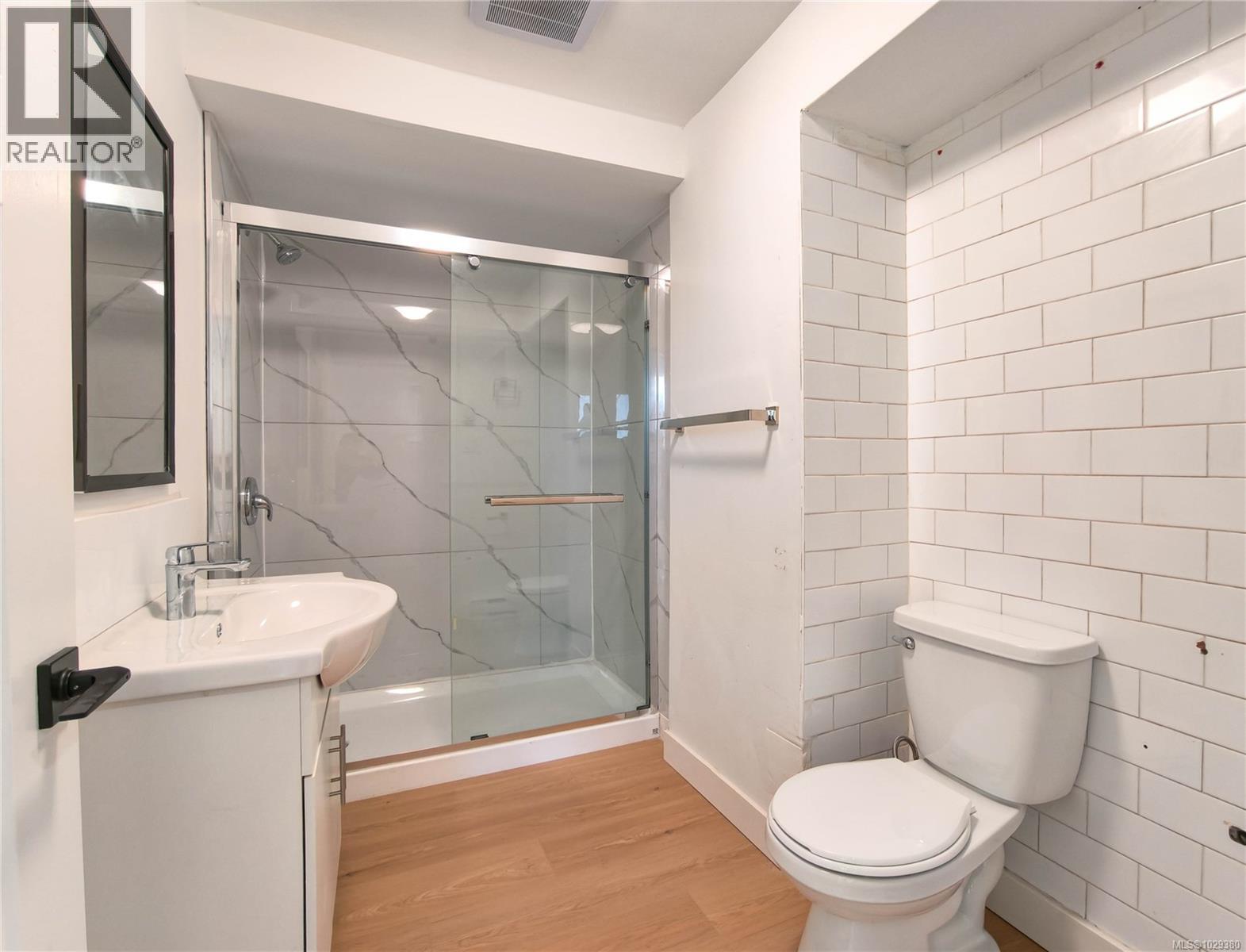  3510 Richmond Road, Saanich