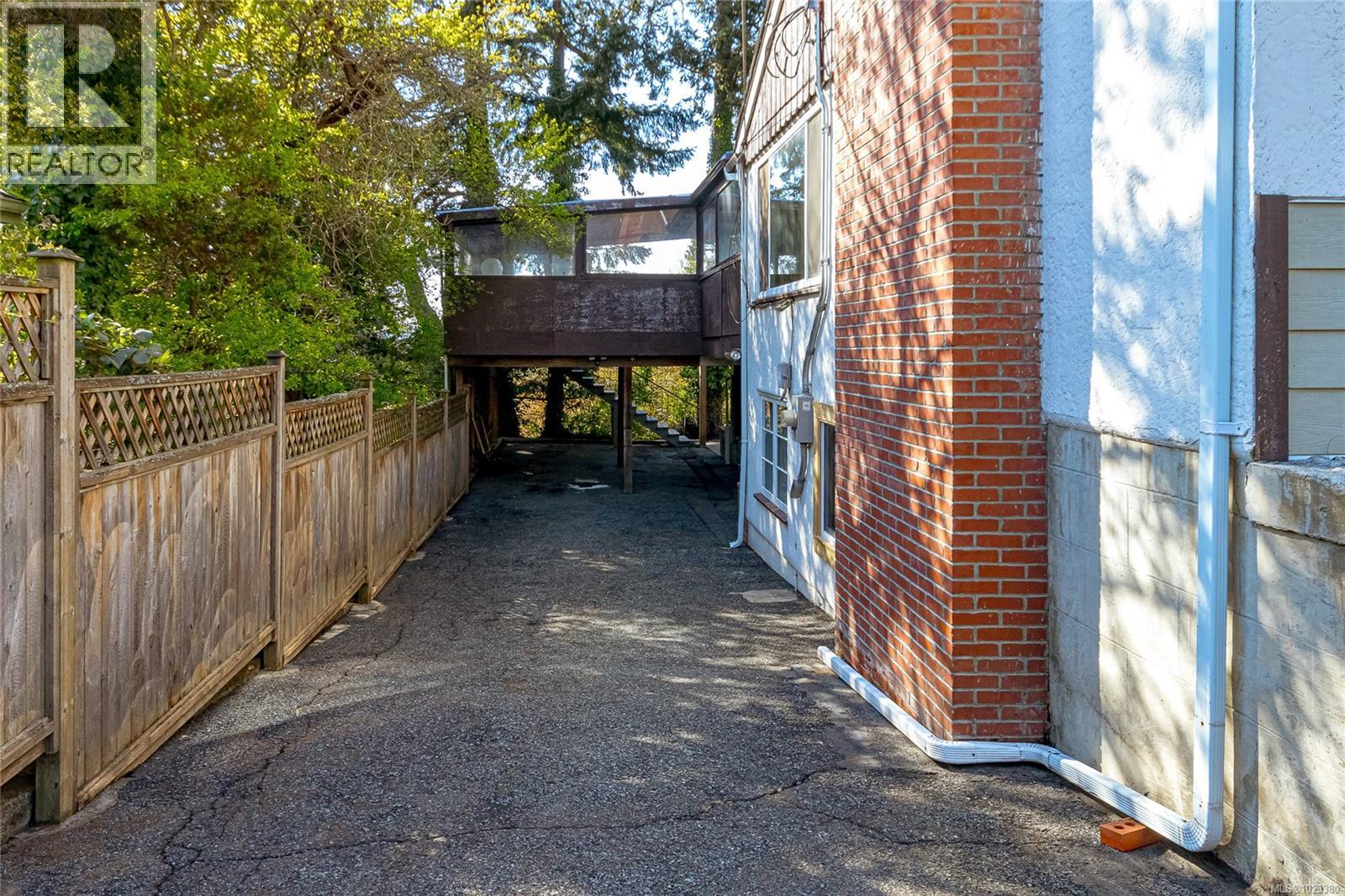  3510 Richmond Road, Saanich