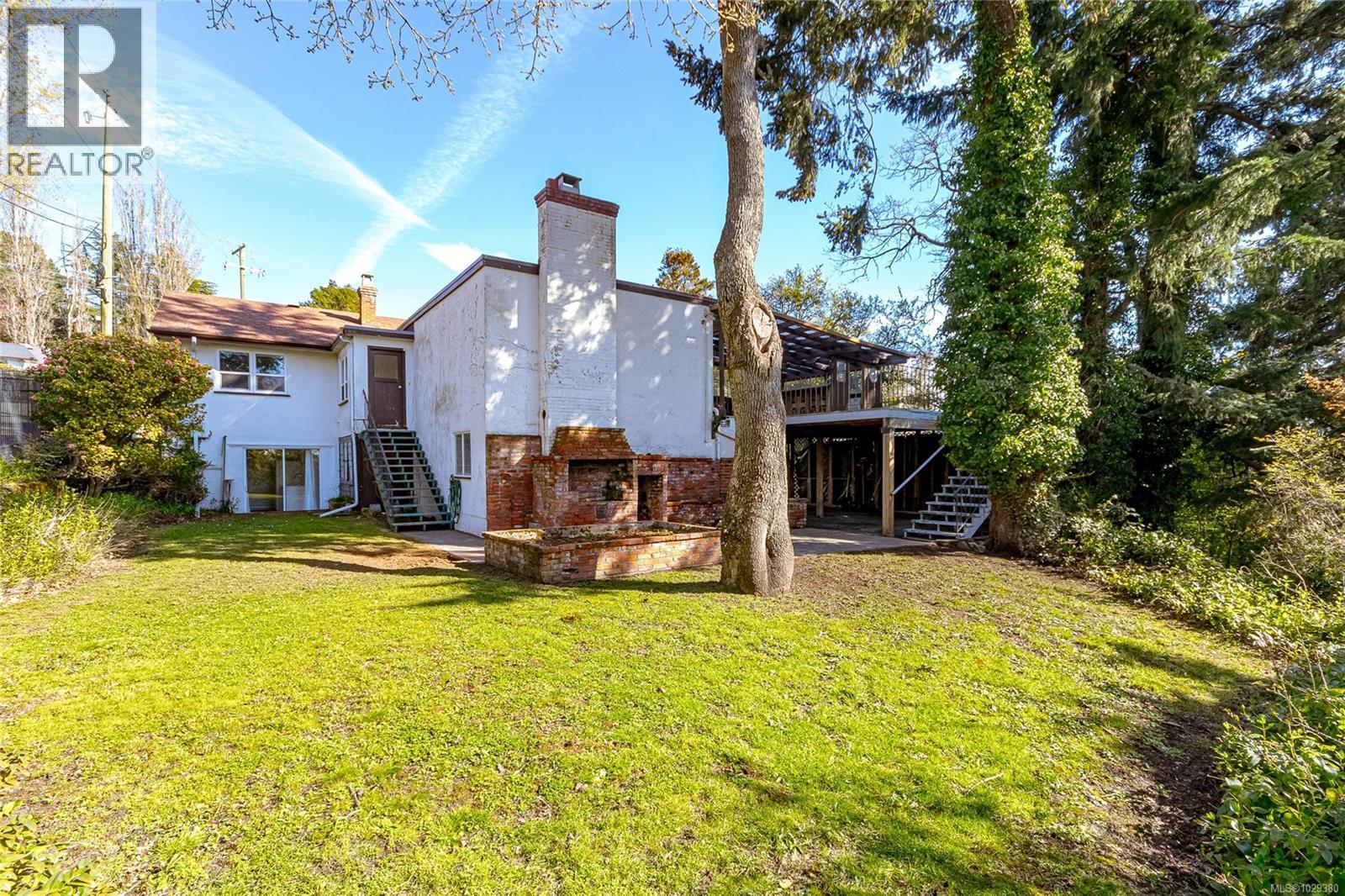  3510 Richmond Road, Saanich