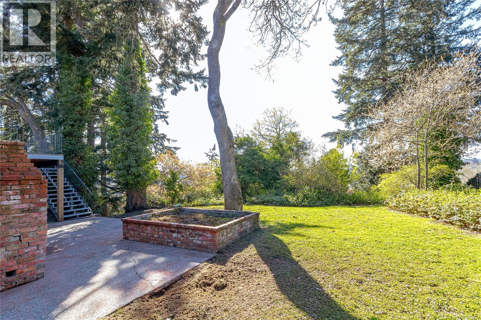  3510 Richmond Road, Saanich