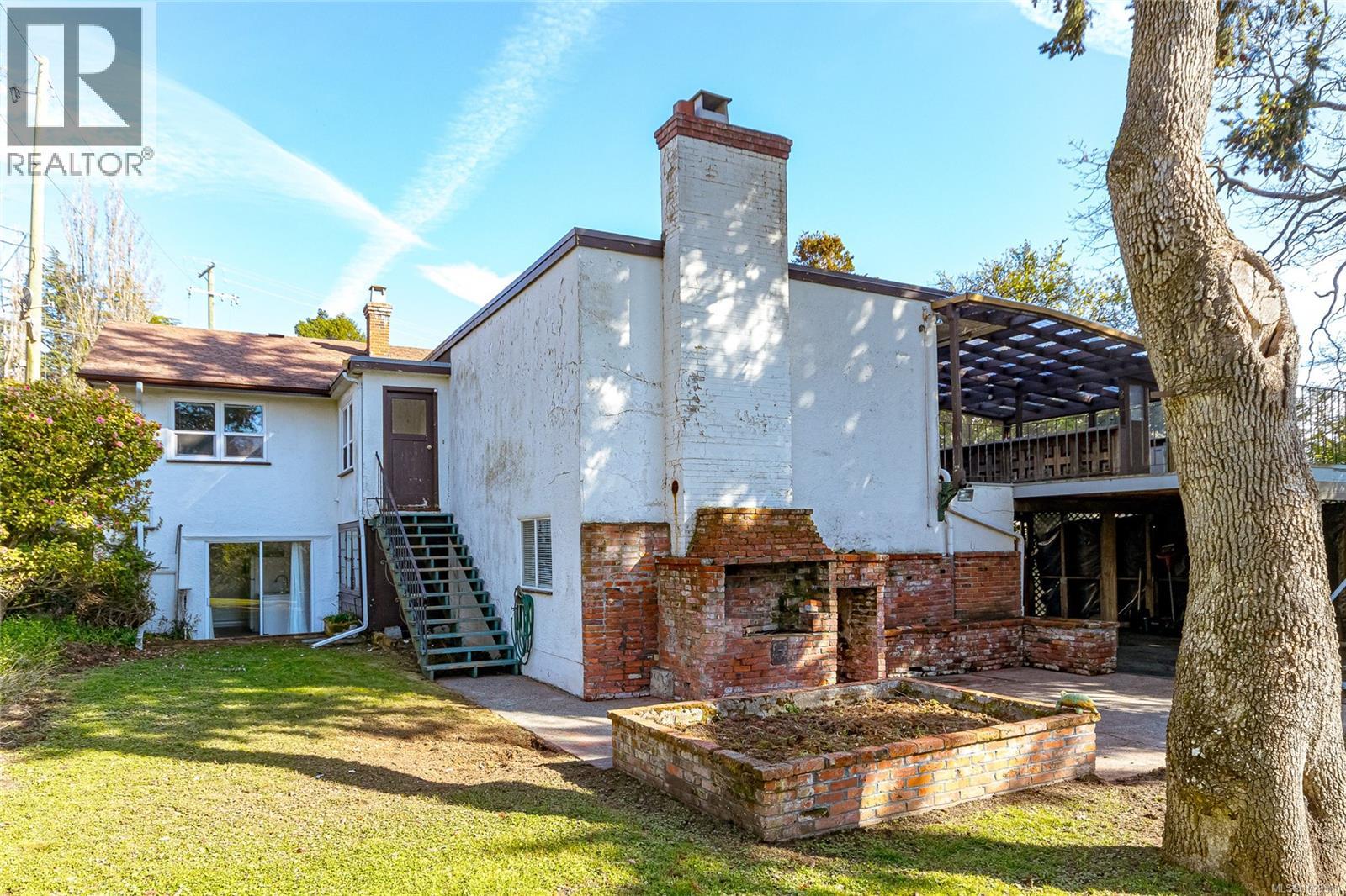  3510 Richmond Road, Saanich