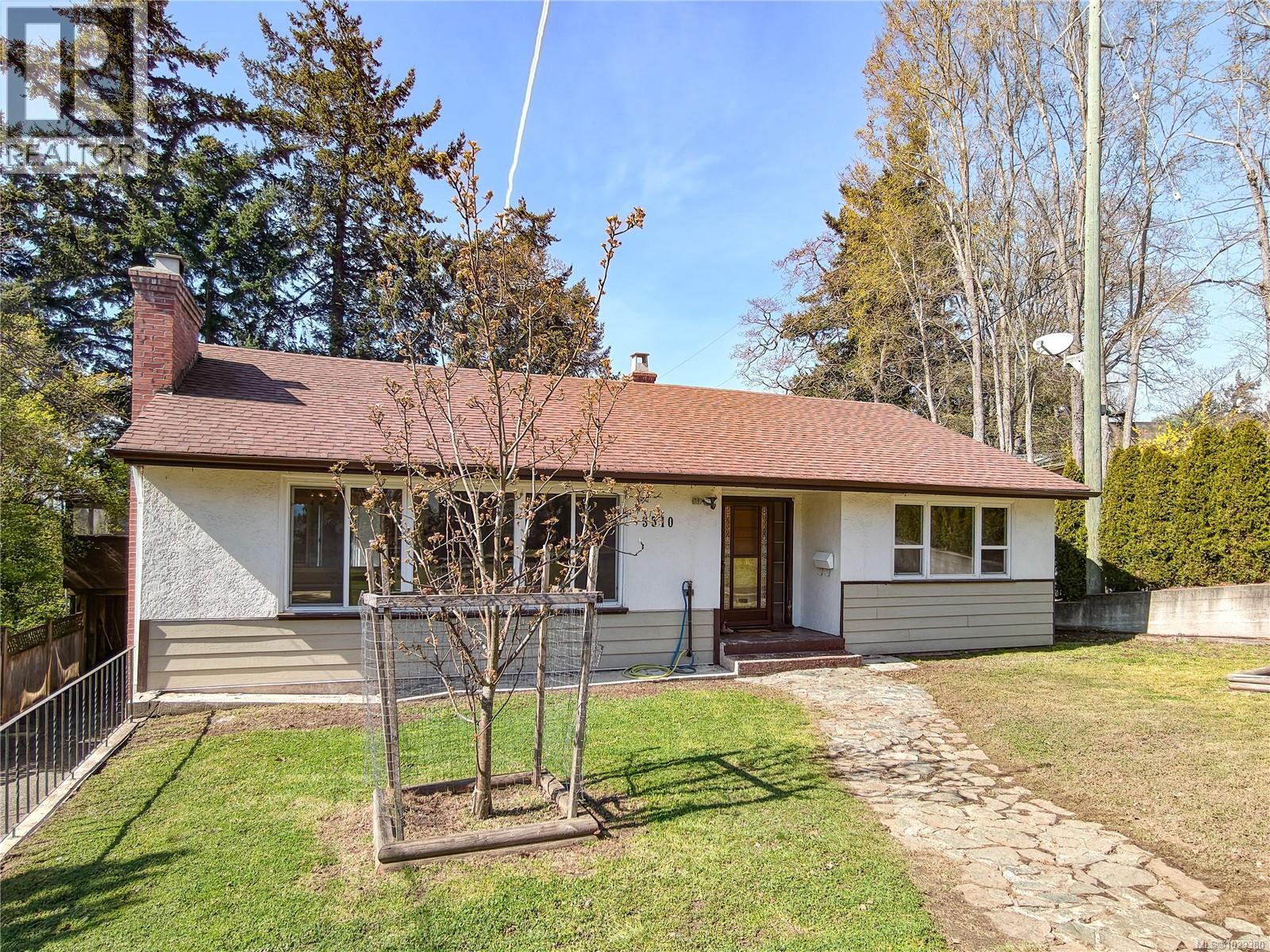  3510 Richmond Road, Saanich