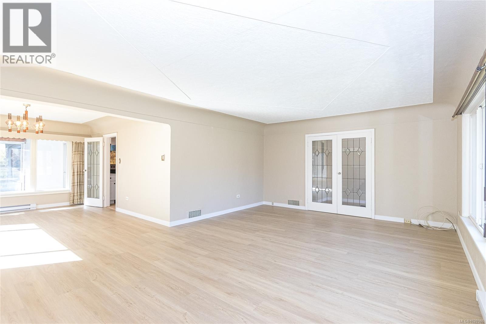  3510 Richmond Road, Saanich