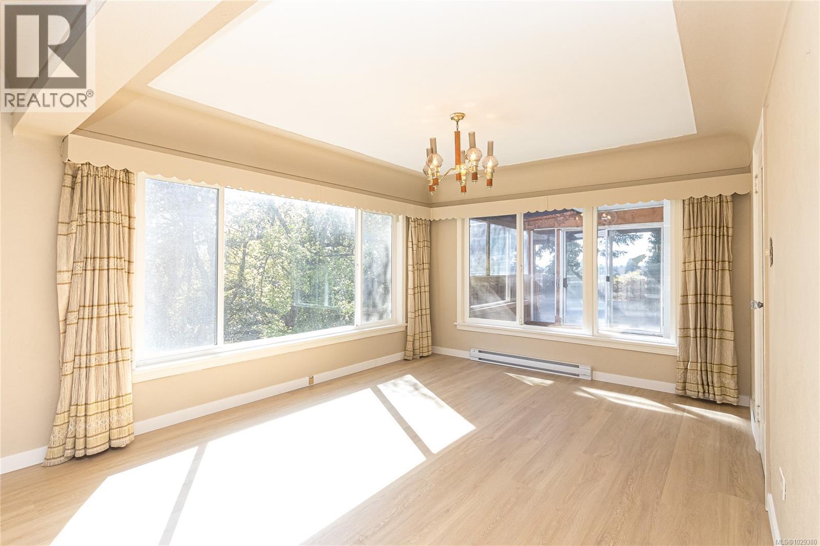  3510 Richmond Road, Saanich