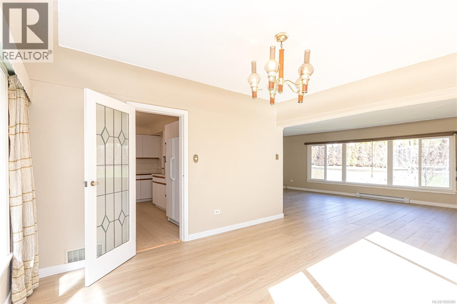  3510 Richmond Road, Saanich