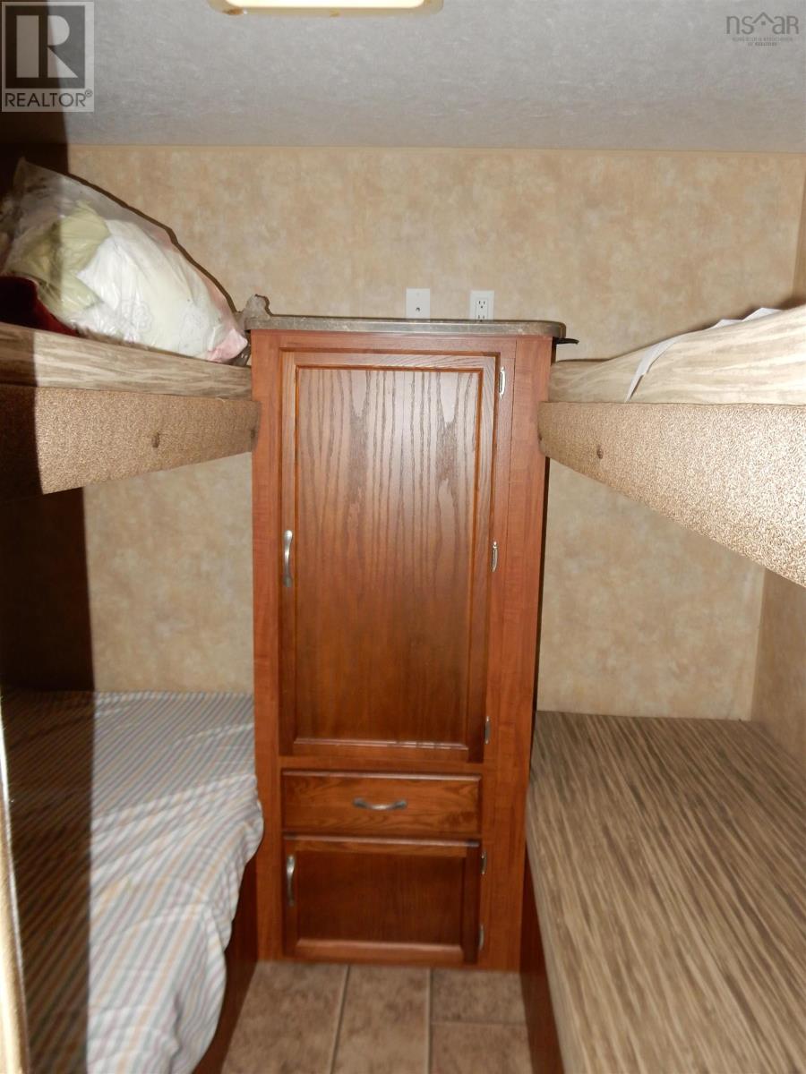 Property 10 of 22 of Highway 6