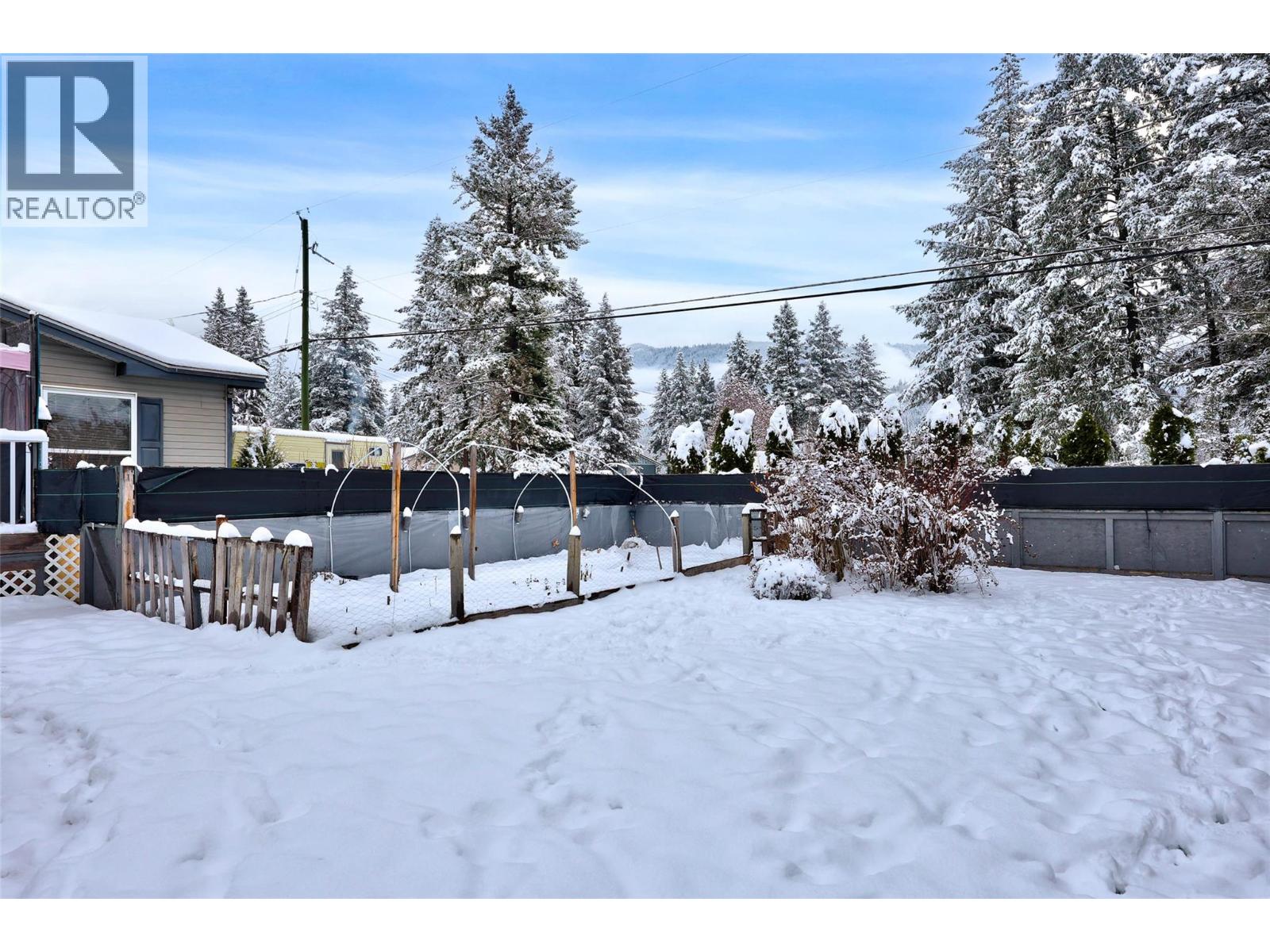 633 BARRIERE LAKES ROAD - 21