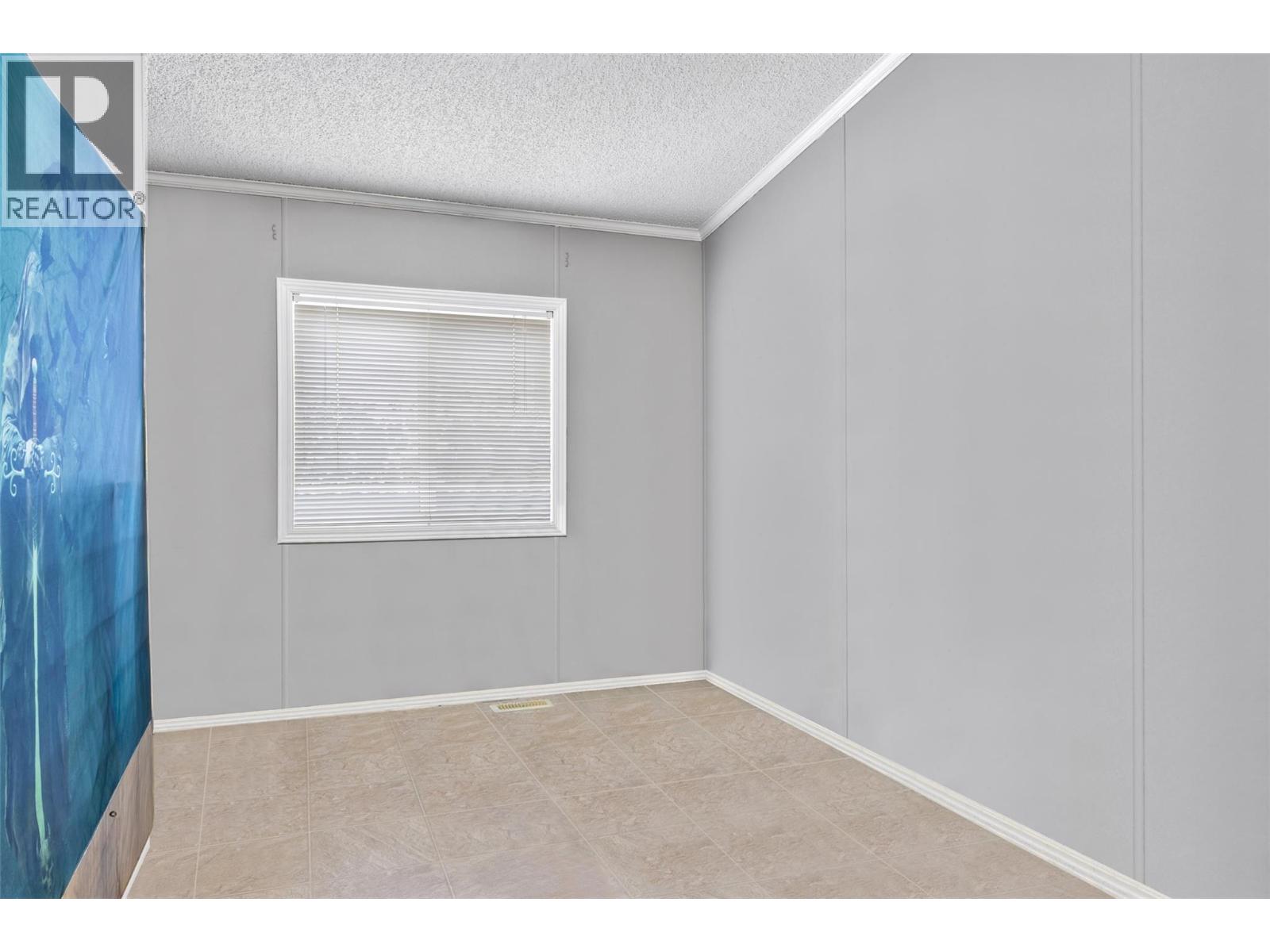 633 BARRIERE LAKES ROAD - 9