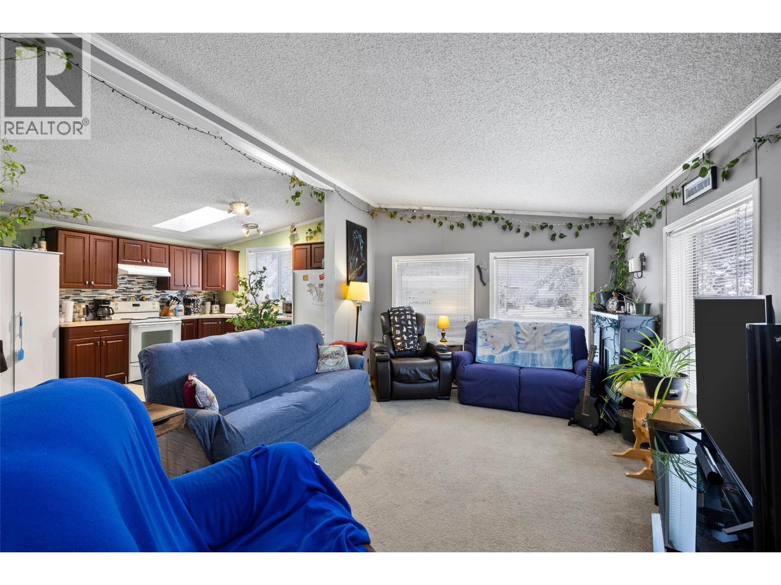 633 BARRIERE LAKES ROAD - 5