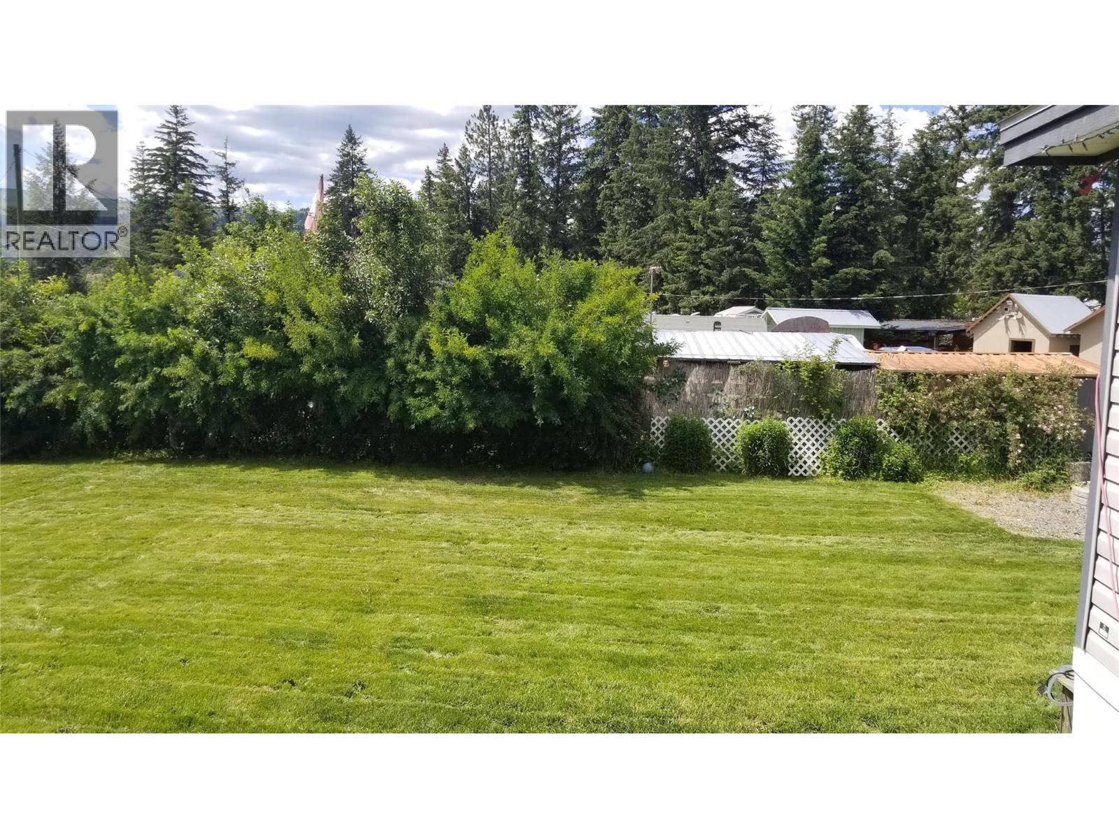 633 BARRIERE LAKES ROAD - 25