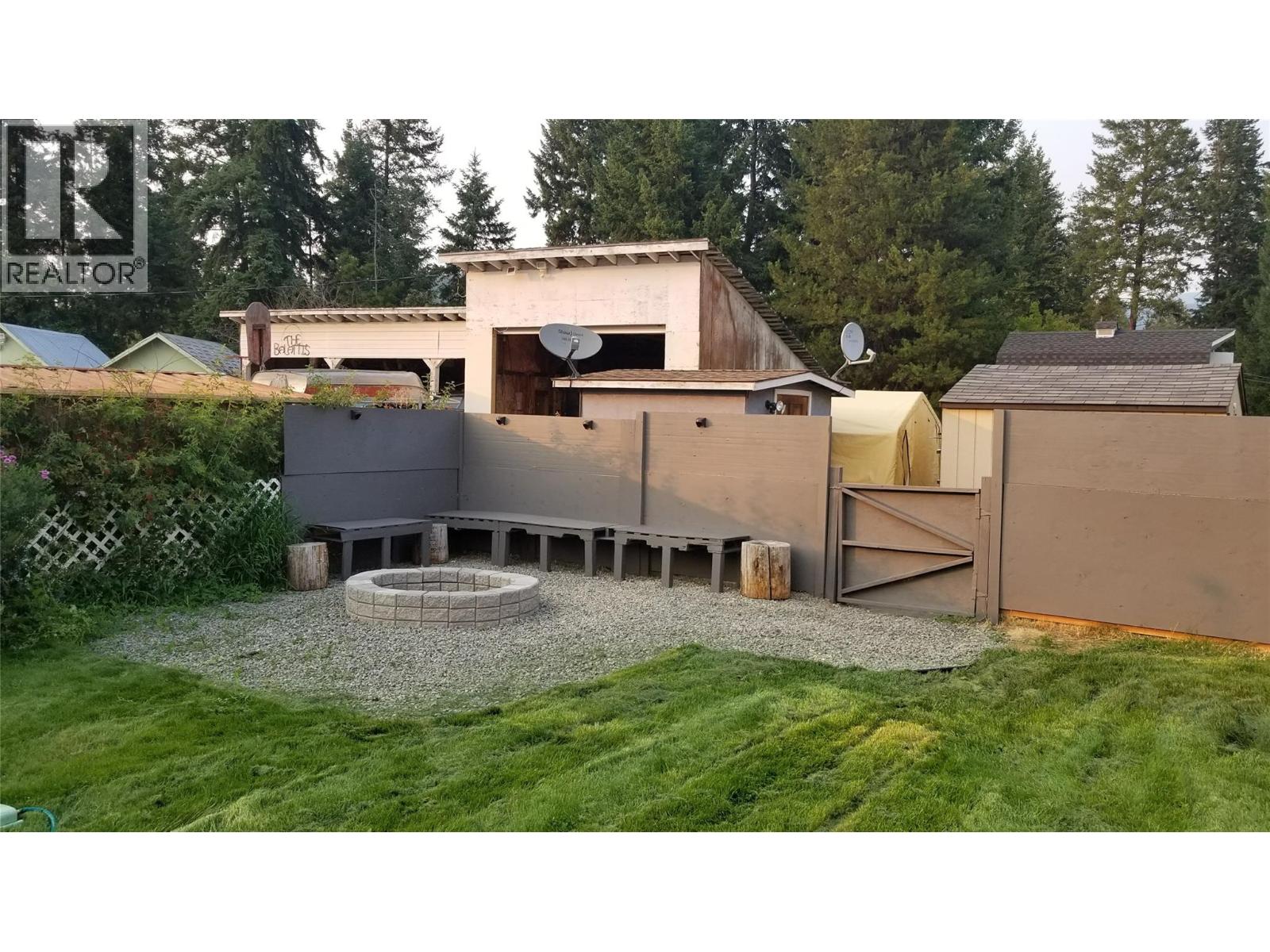 633 BARRIERE LAKES ROAD - 26