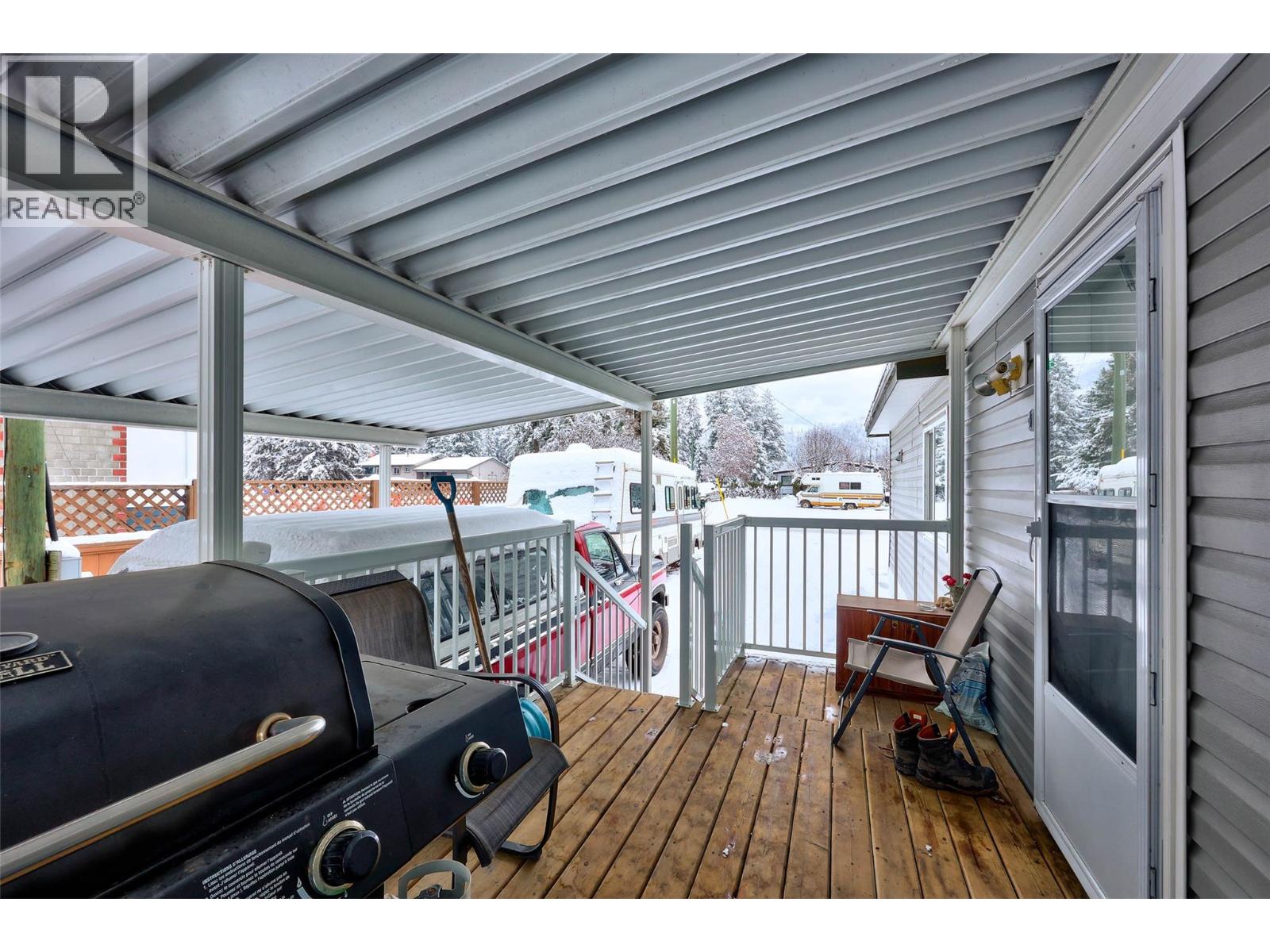 633 BARRIERE LAKES ROAD - 12