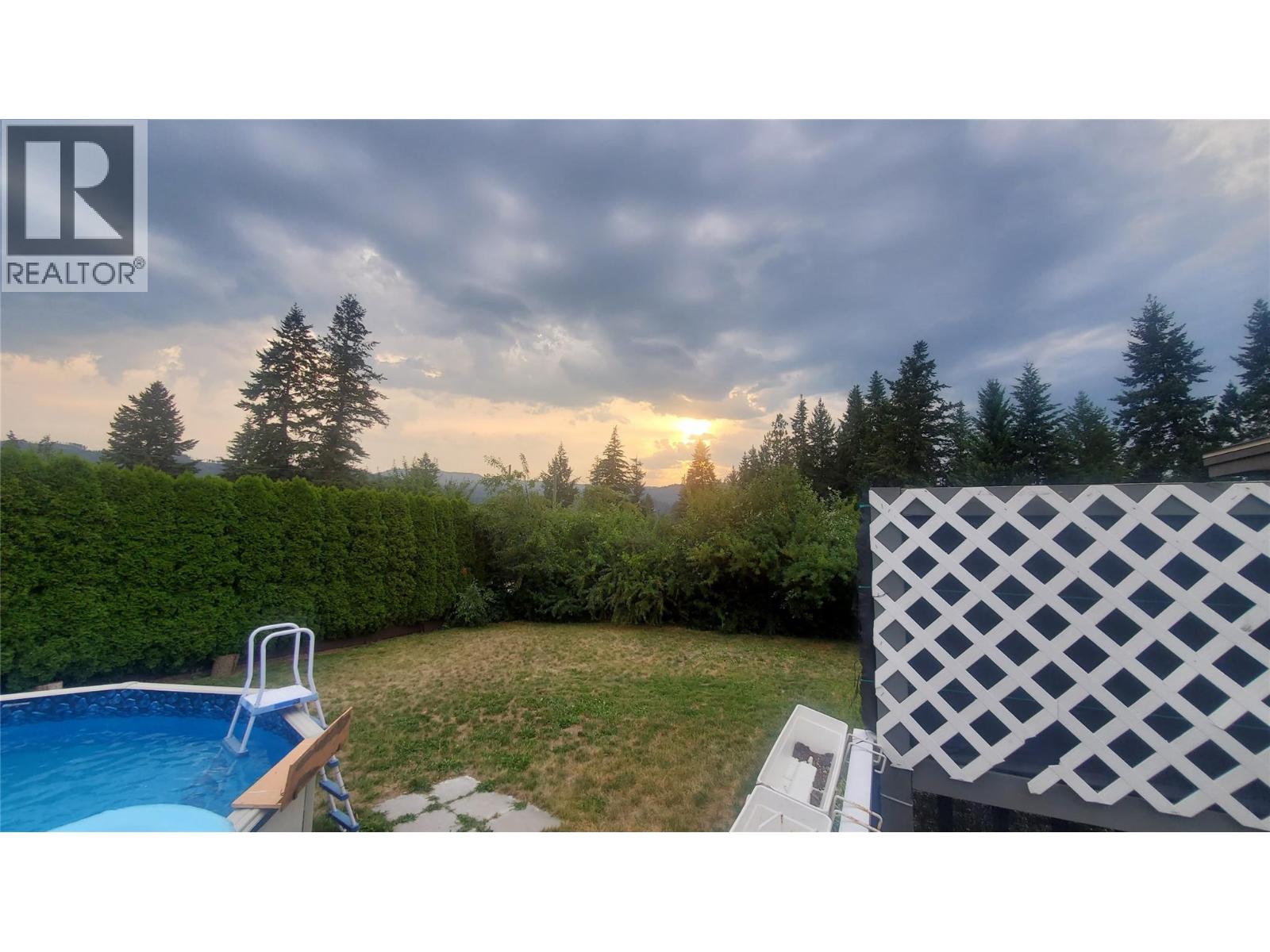 633 BARRIERE LAKES ROAD - 31