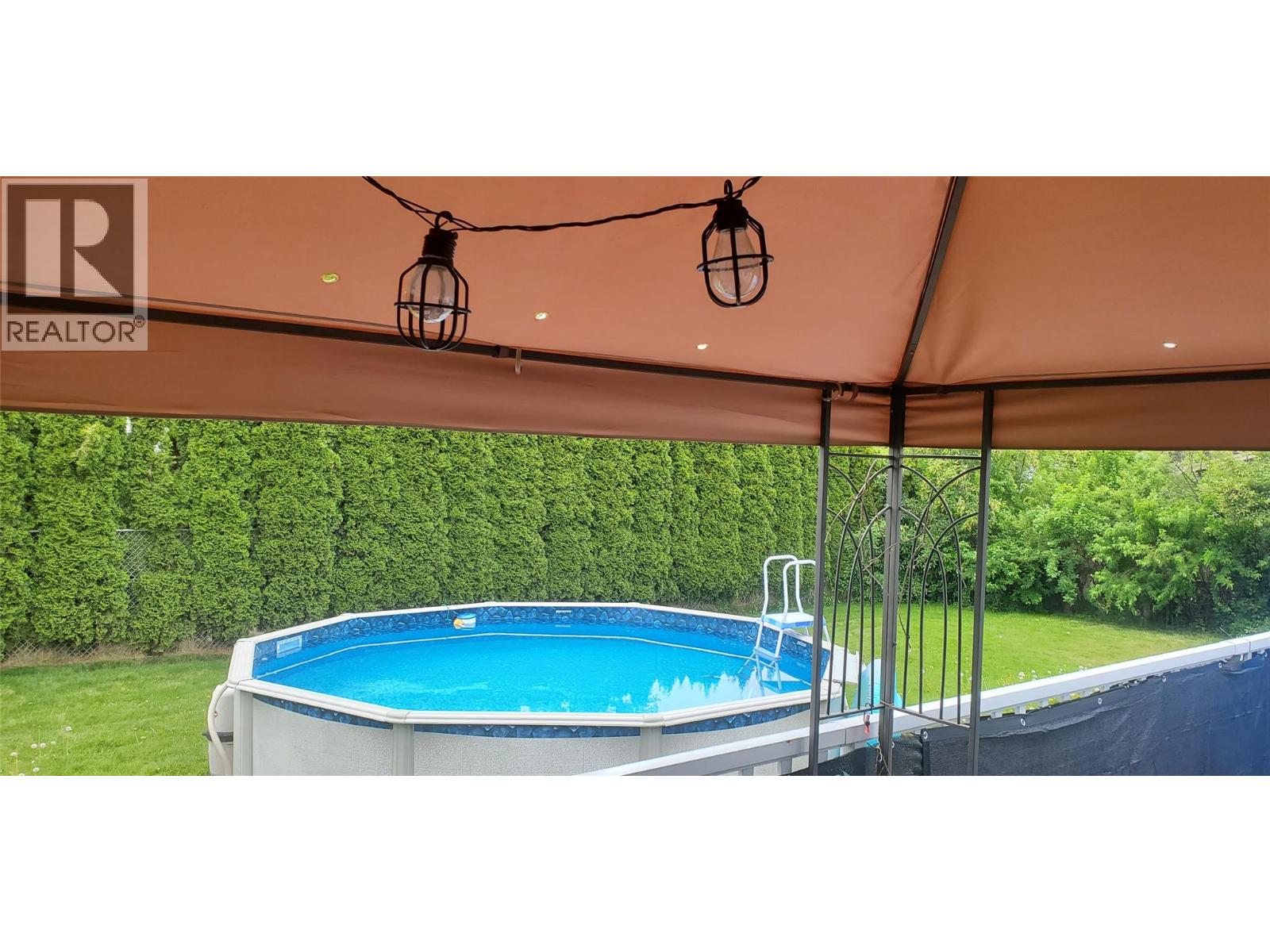 633 BARRIERE LAKES ROAD - 32