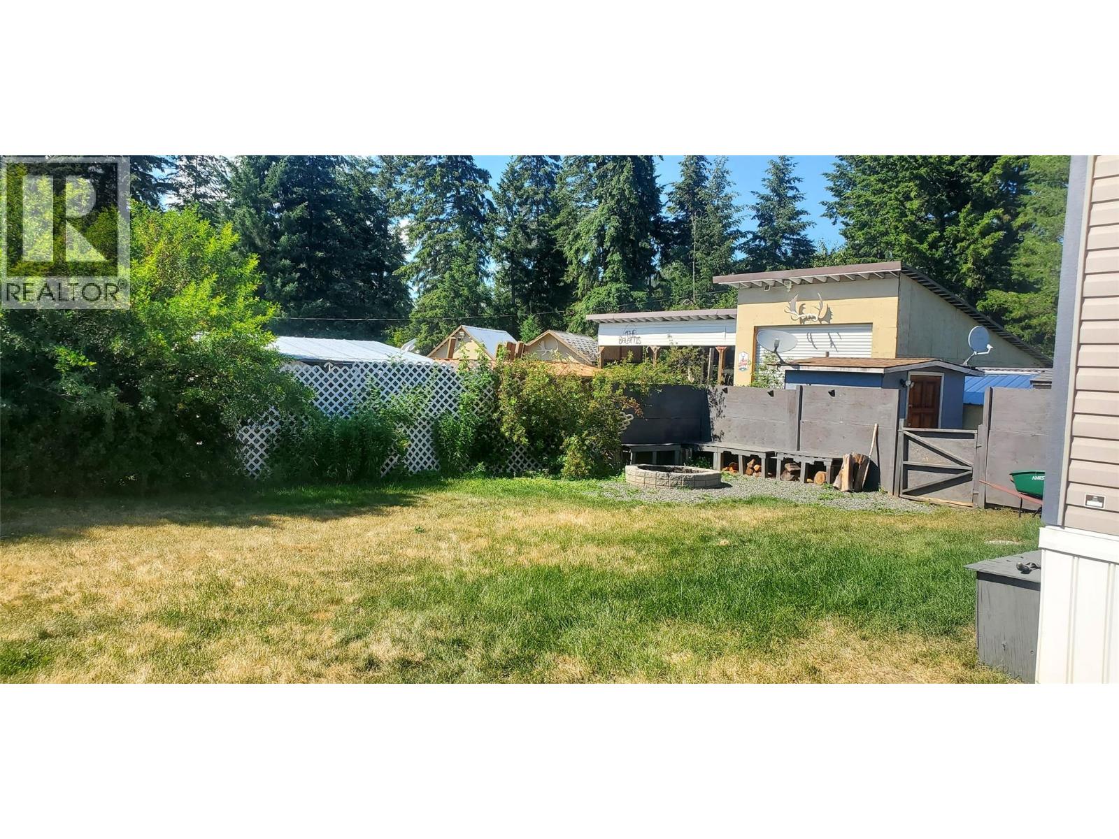 633 BARRIERE LAKES ROAD - 24