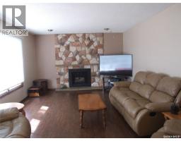 Storage - 301 5th Street W, Leader, SK S0N1H0 Photo 12