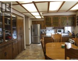 Kitchen - 301 5th Street W, Leader, SK S0N1H0 Photo 11