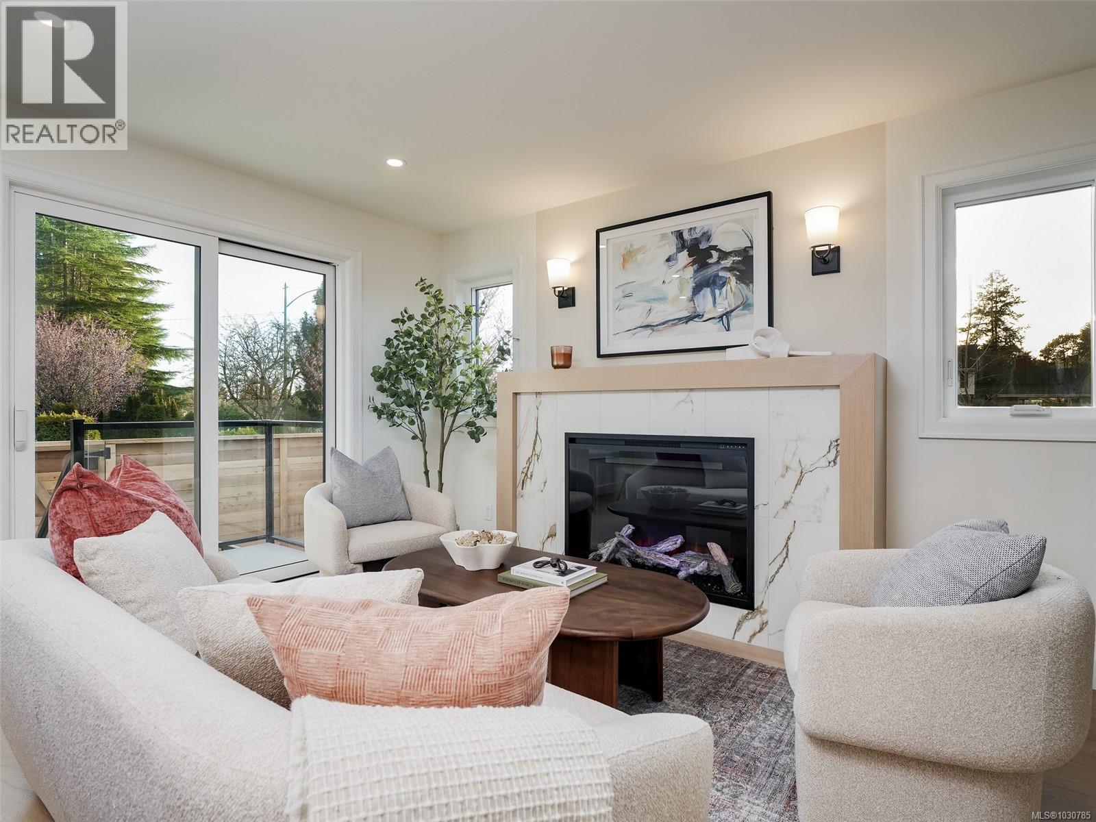 2 3513 Henderson Road, Oak Bay