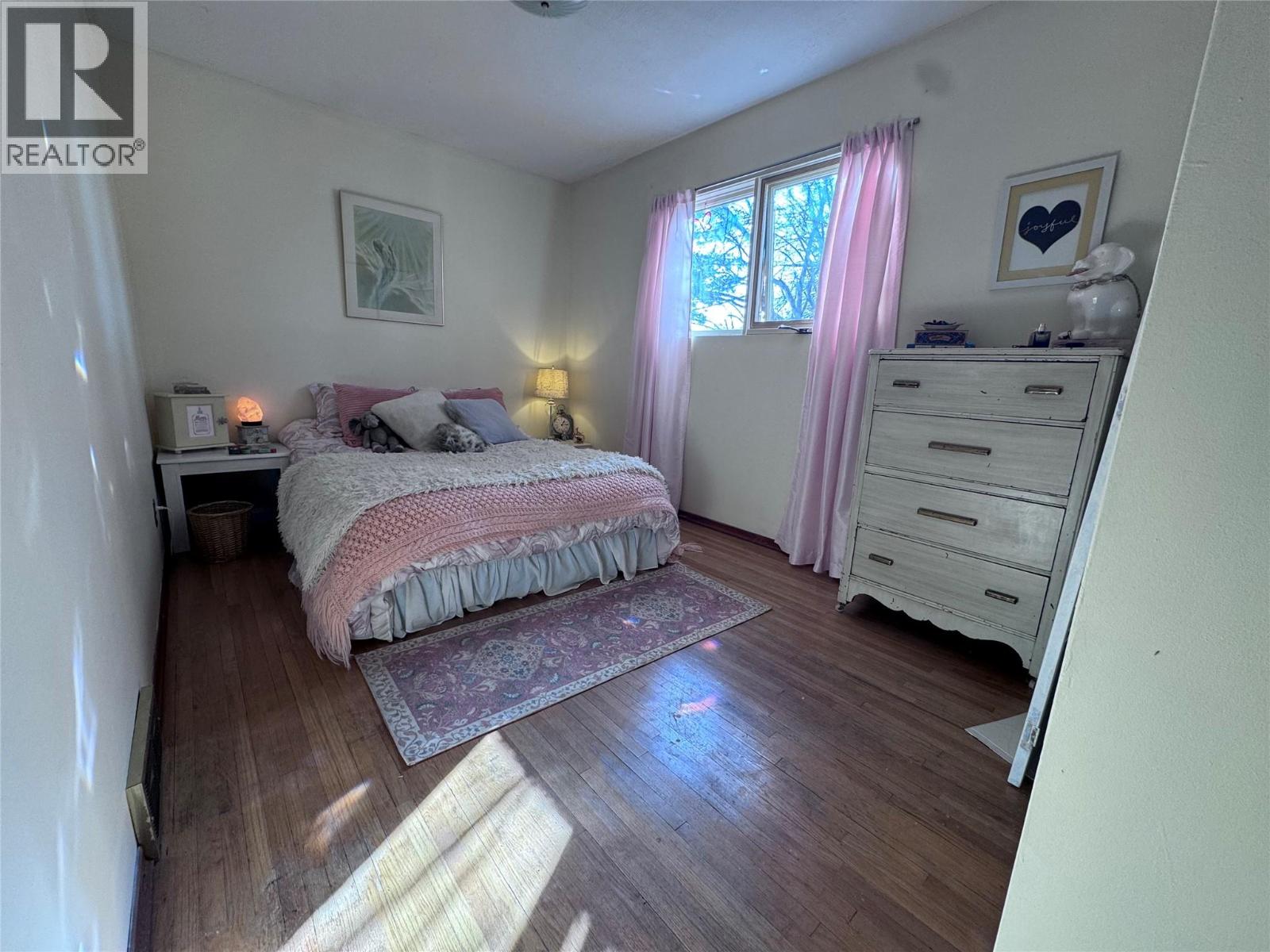 301 19th Avenue S, Cranbrook