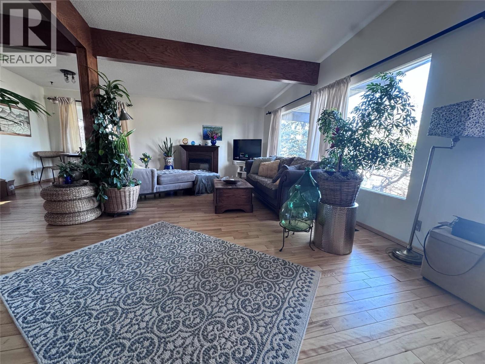 301 19th Avenue S, Cranbrook