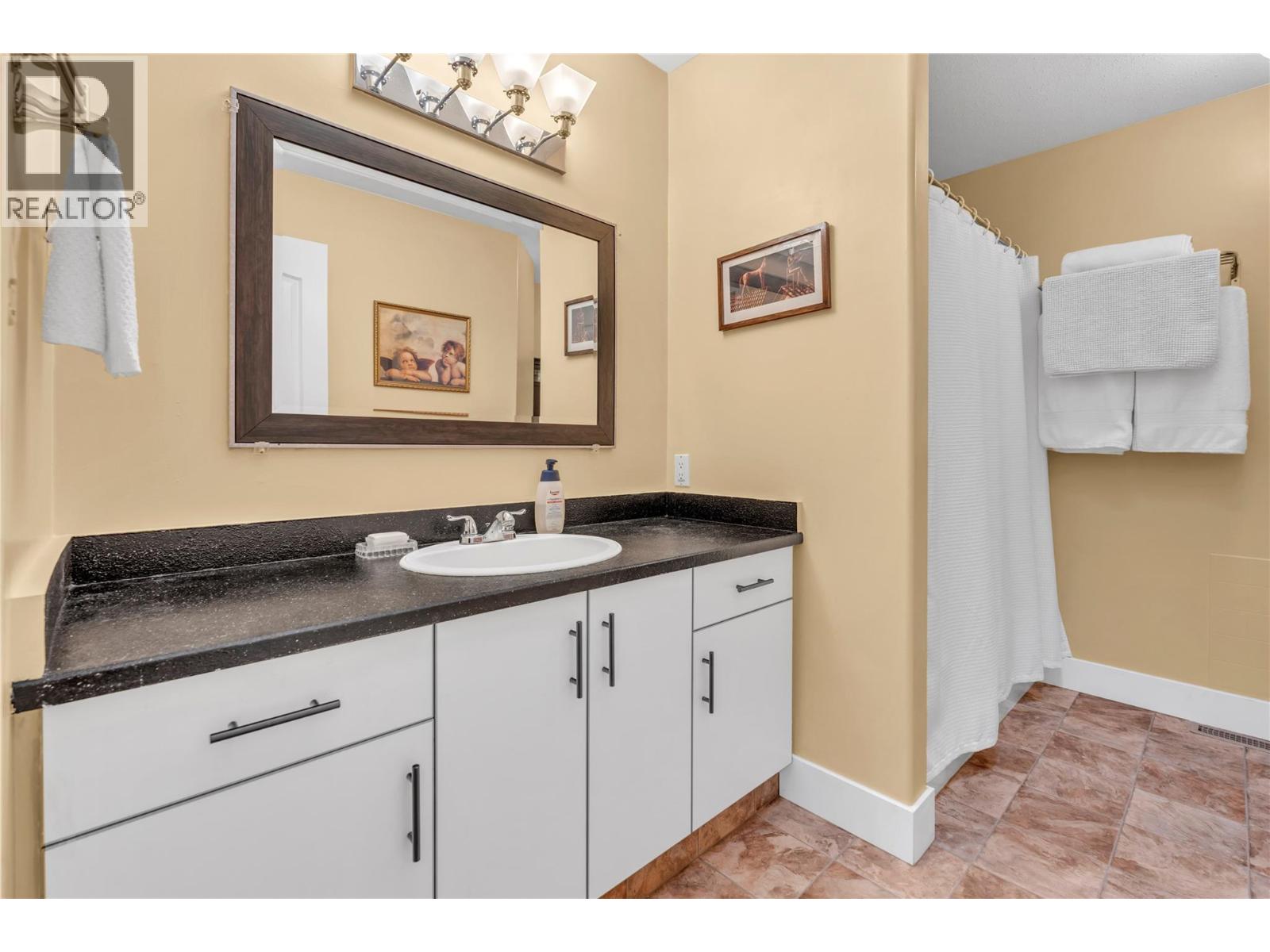 2 3038 Orchard Drive, Keremeos