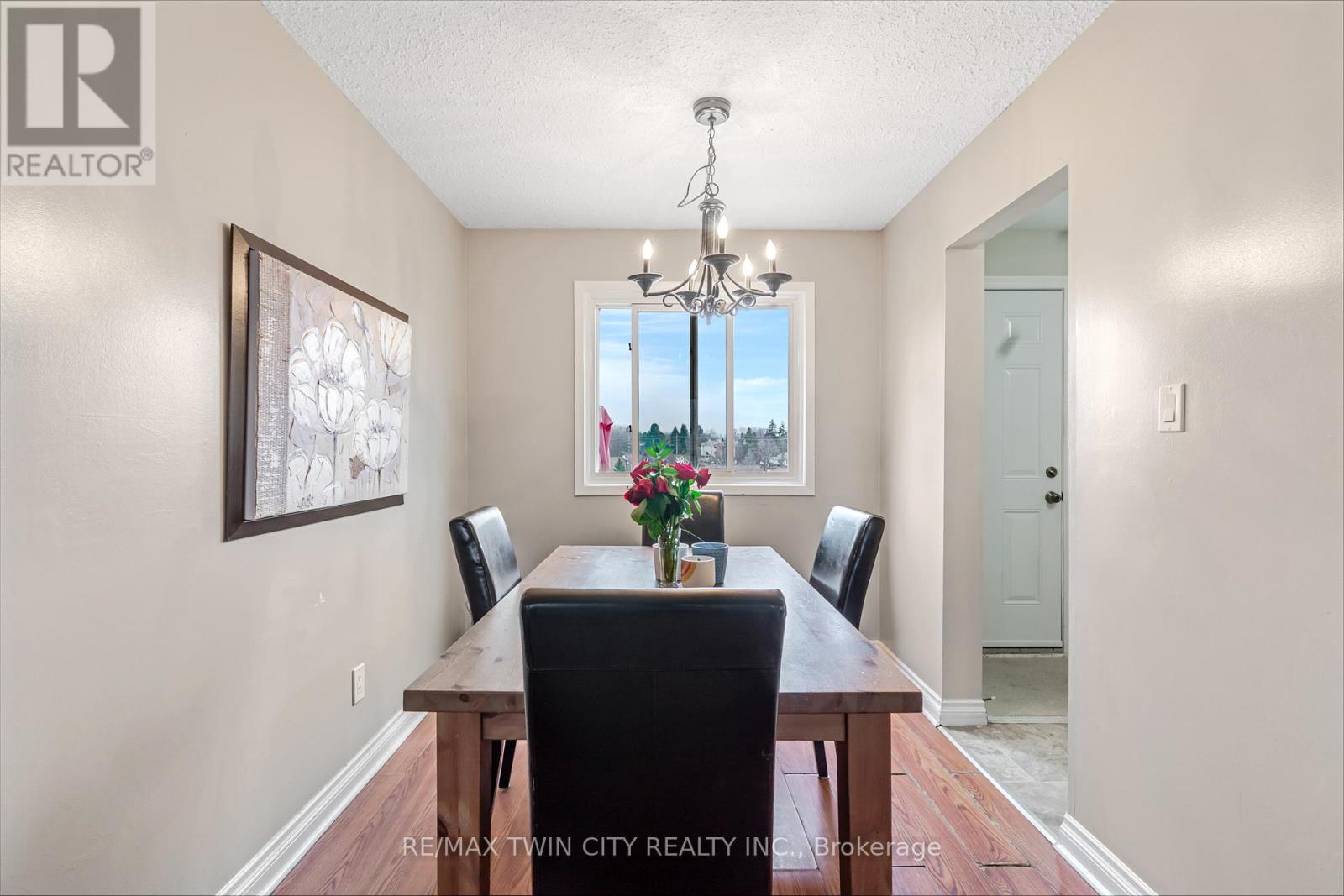 #23 25 UPPER CANADA DRIVE - 10