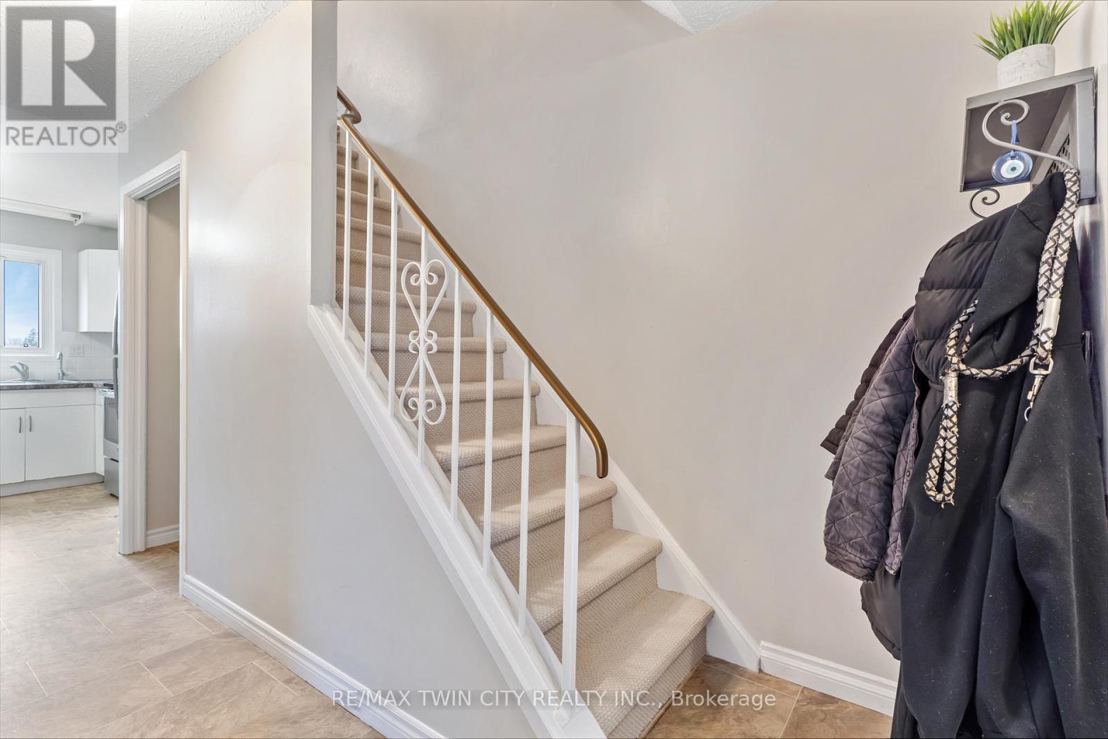 #23 25 UPPER CANADA DRIVE - 15