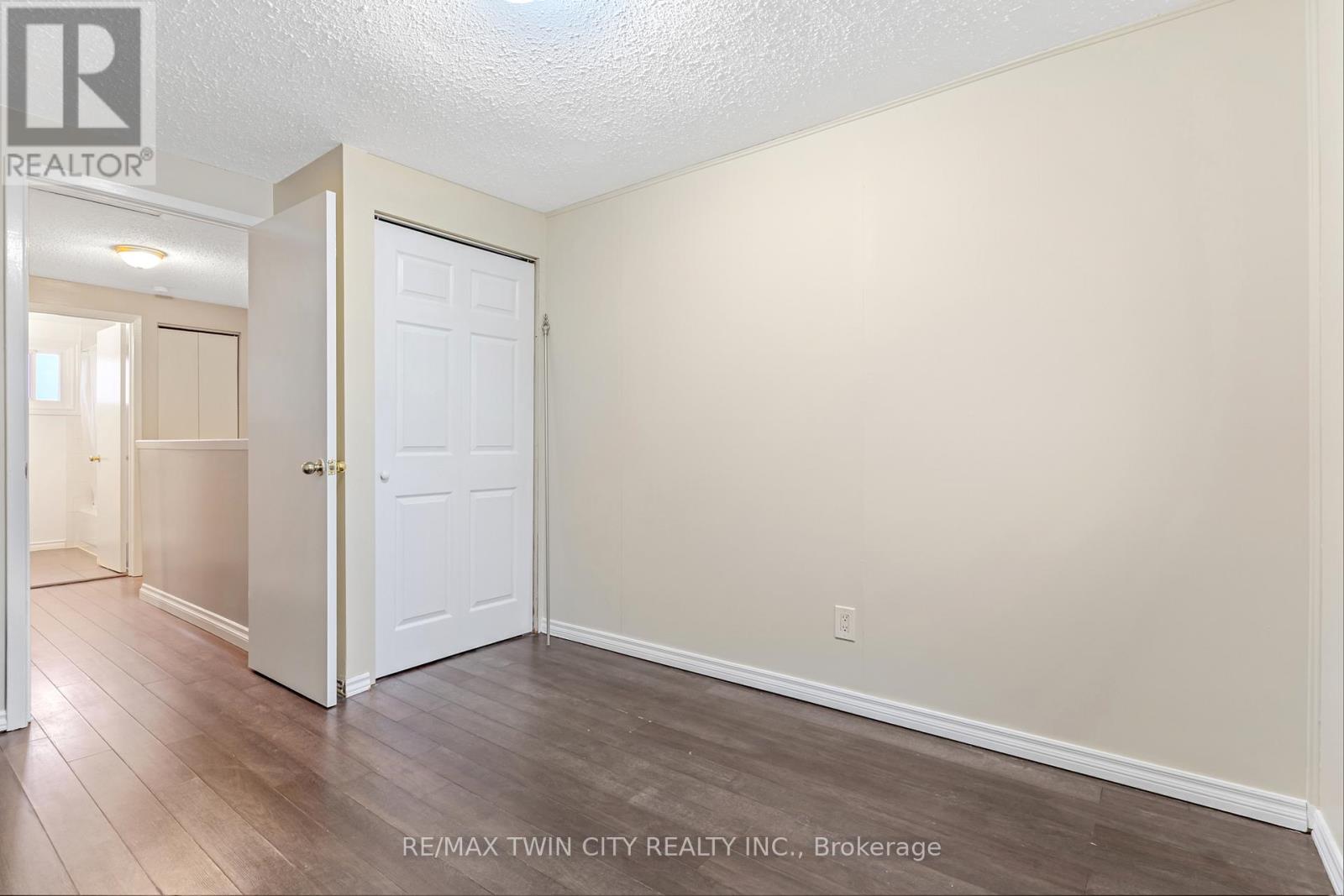 #23 25 UPPER CANADA DRIVE - 23