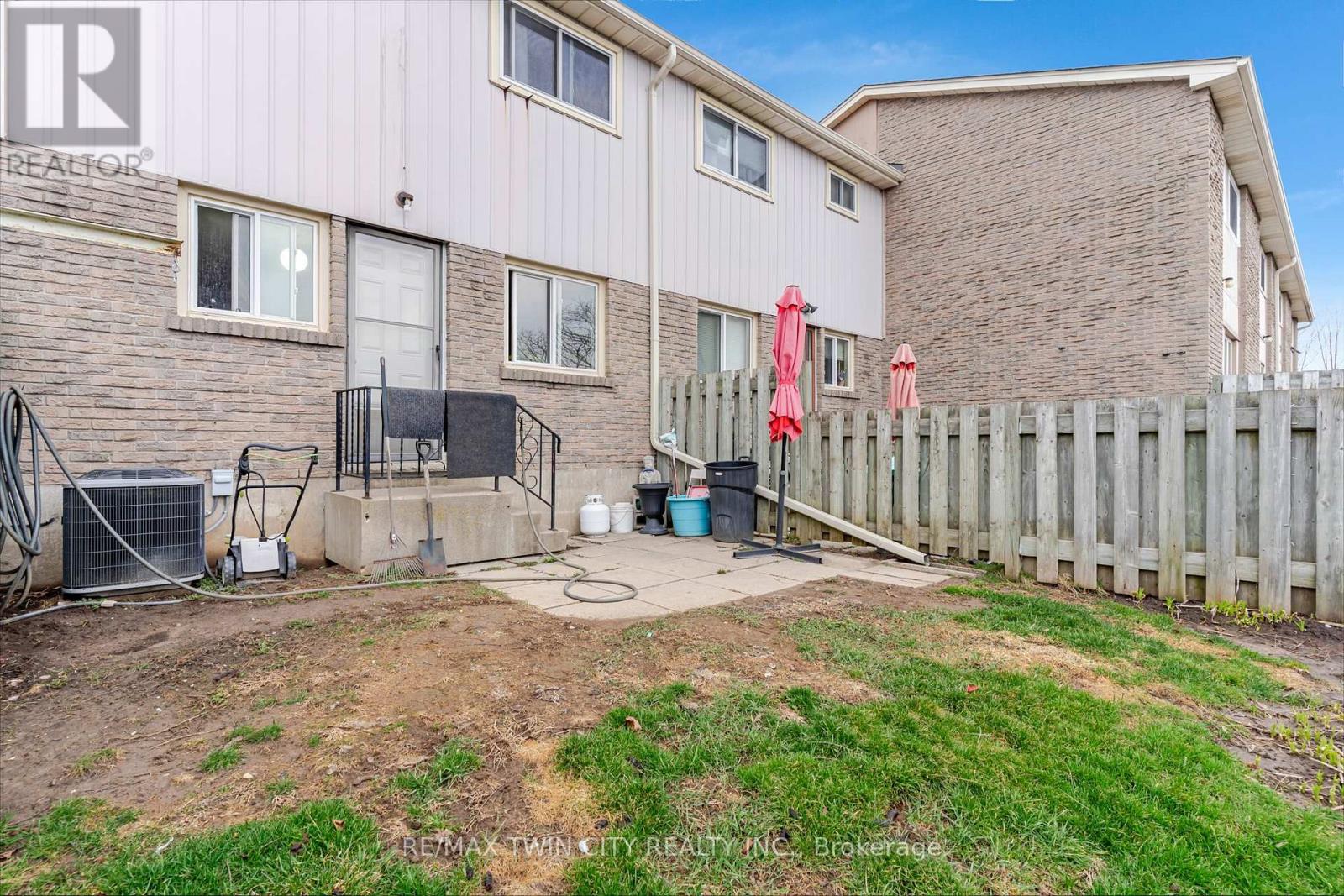 #23 25 UPPER CANADA DRIVE - 25