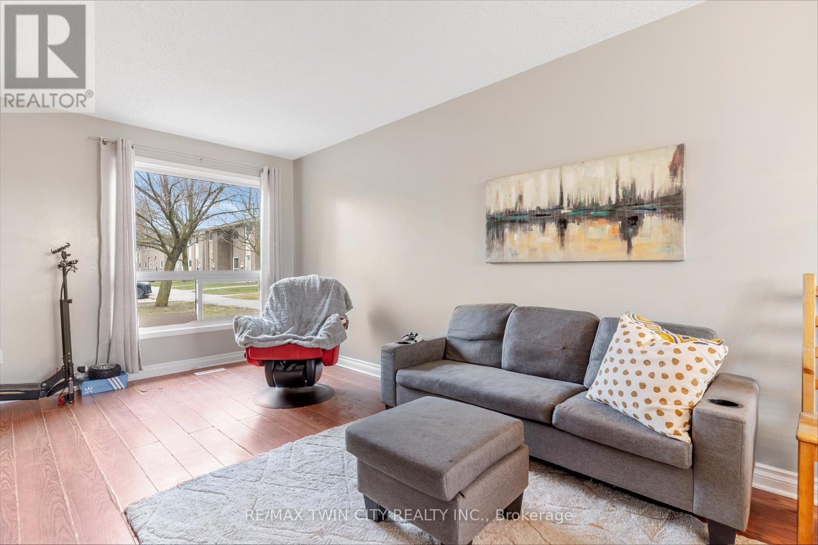 #23 25 UPPER CANADA DRIVE - 3
