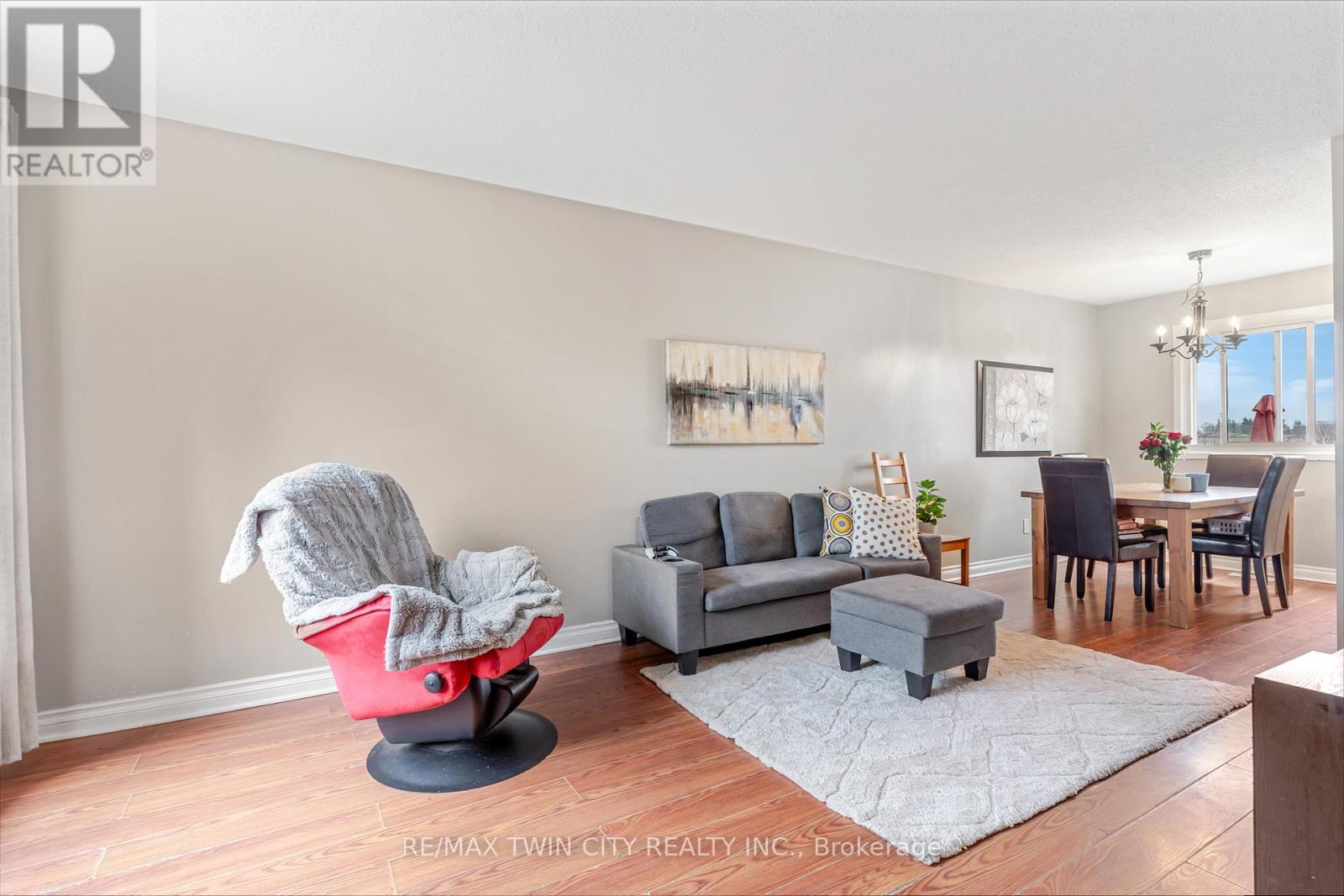 #23 25 UPPER CANADA DRIVE - 6