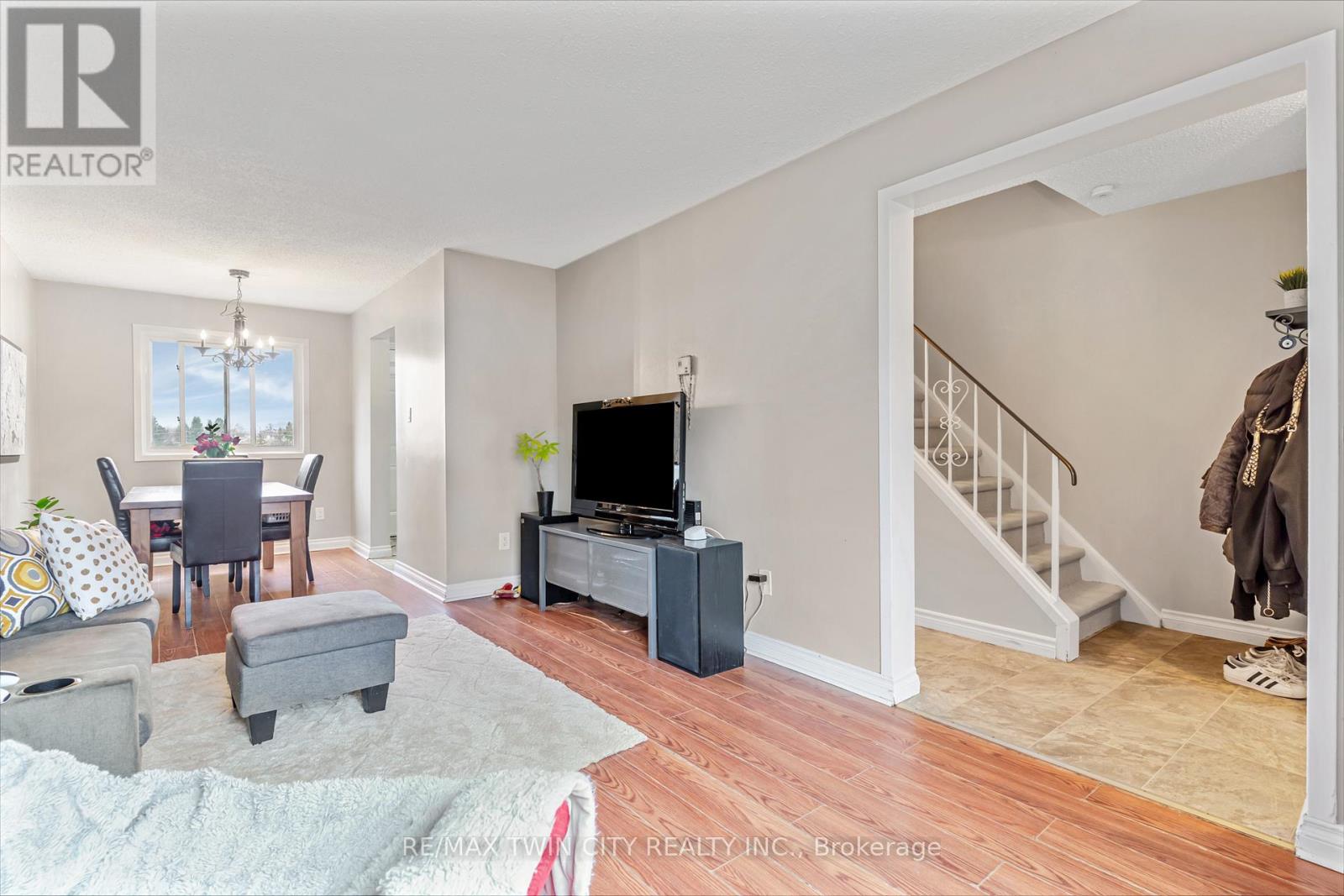 #23 25 UPPER CANADA DRIVE - 8