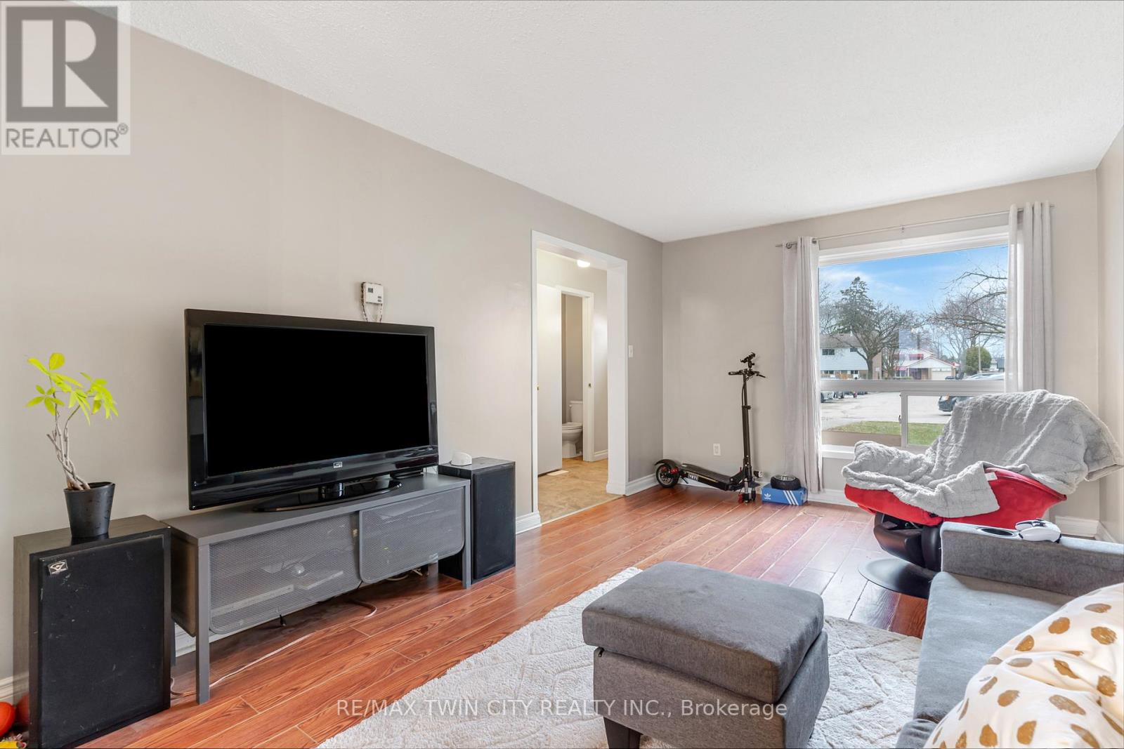 #23 25 UPPER CANADA DRIVE - 9
